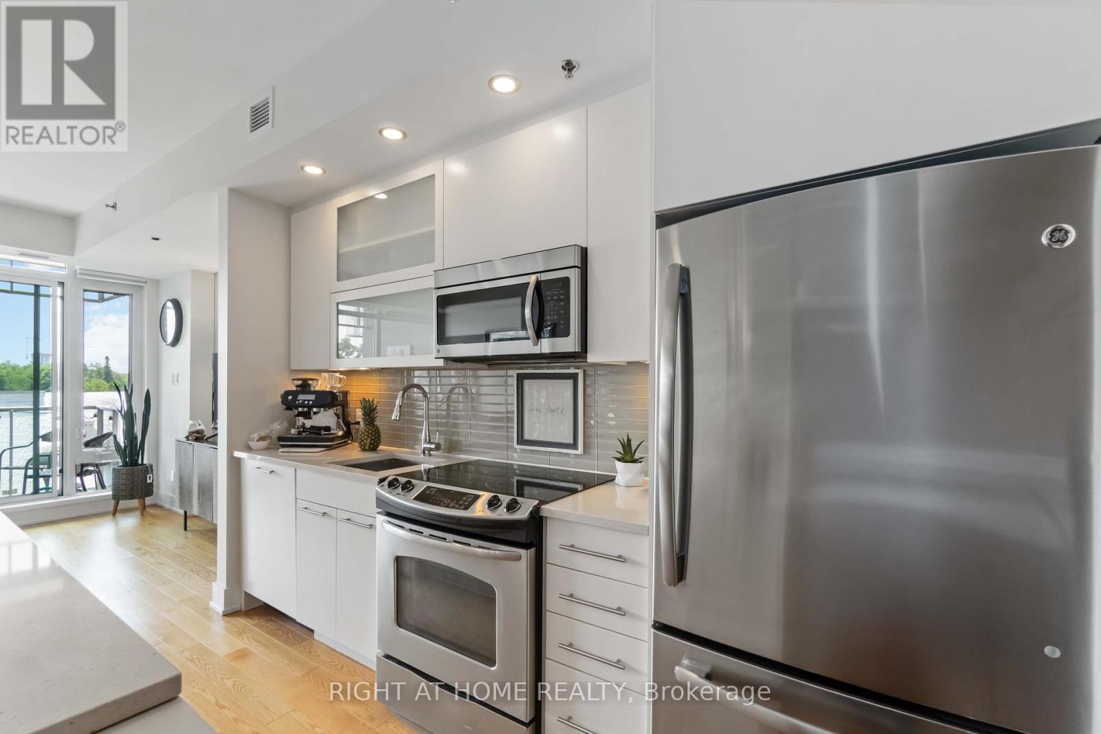 501 - 98 Richmond Road, Ottawa, Ontario  K1Z 0B2 - Photo 12 - X12218511