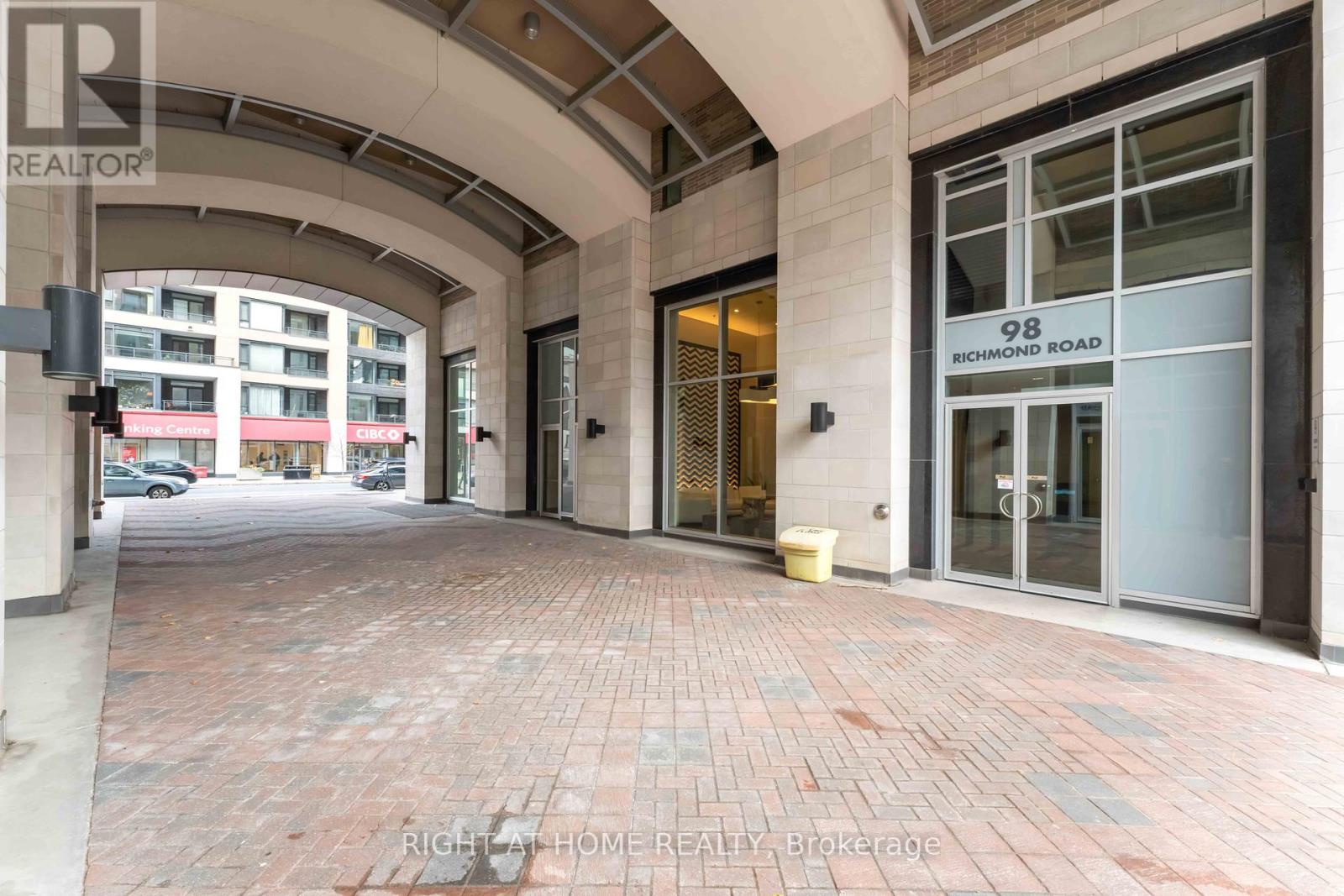 501 - 98 Richmond Road, Ottawa, Ontario  K1Z 0B2 - Photo 2 - X12218511