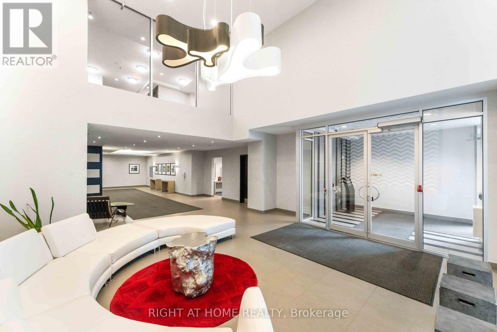 501 - 98 Richmond Road, Ottawa, Ontario  K1Z 0B2 - Photo 4 - X12218511