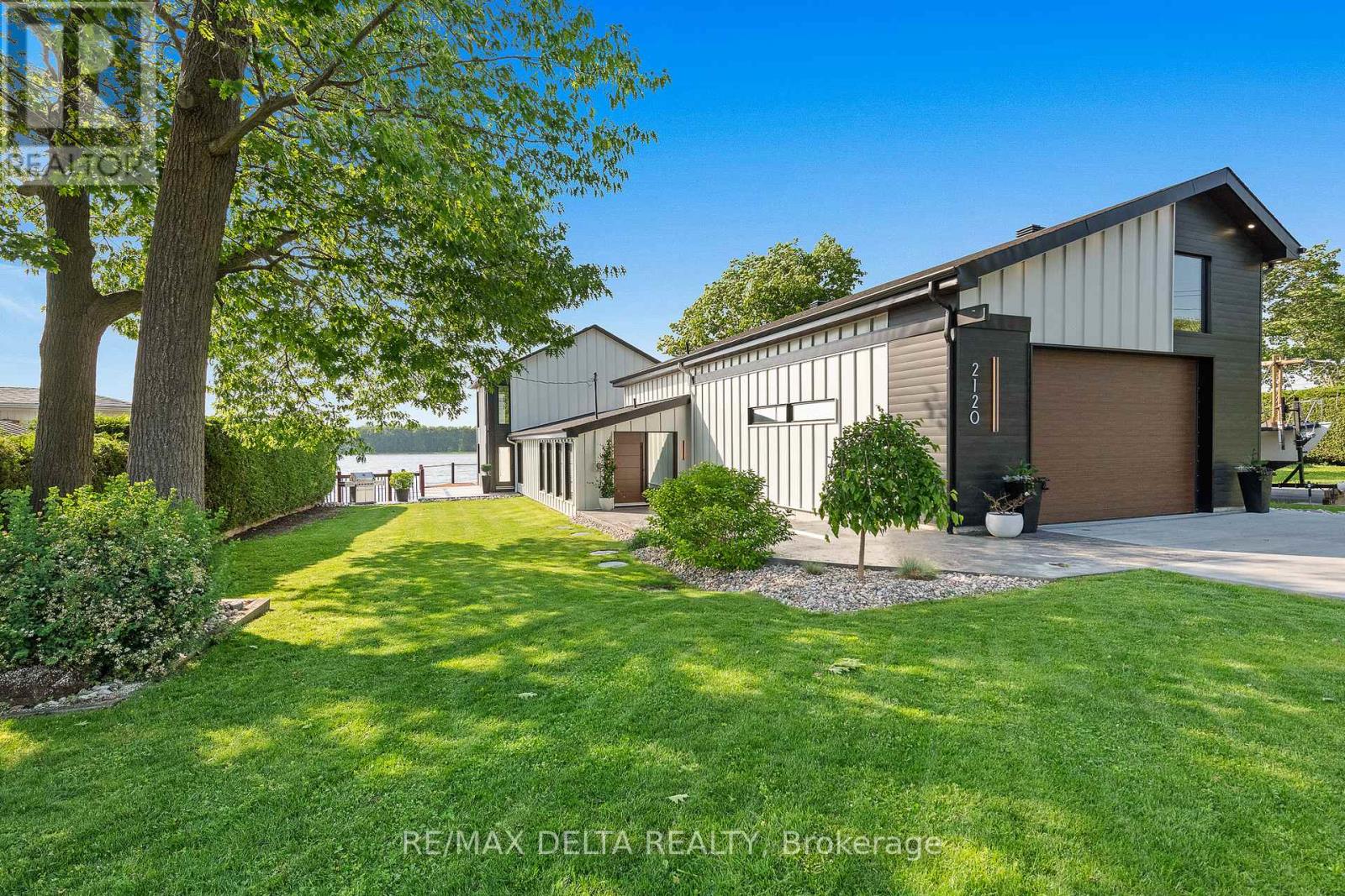 2120 Du Chateau Avenue, Clarence-Rockland, Ontario  K4K 1J3 - Photo 2 - X12218527
