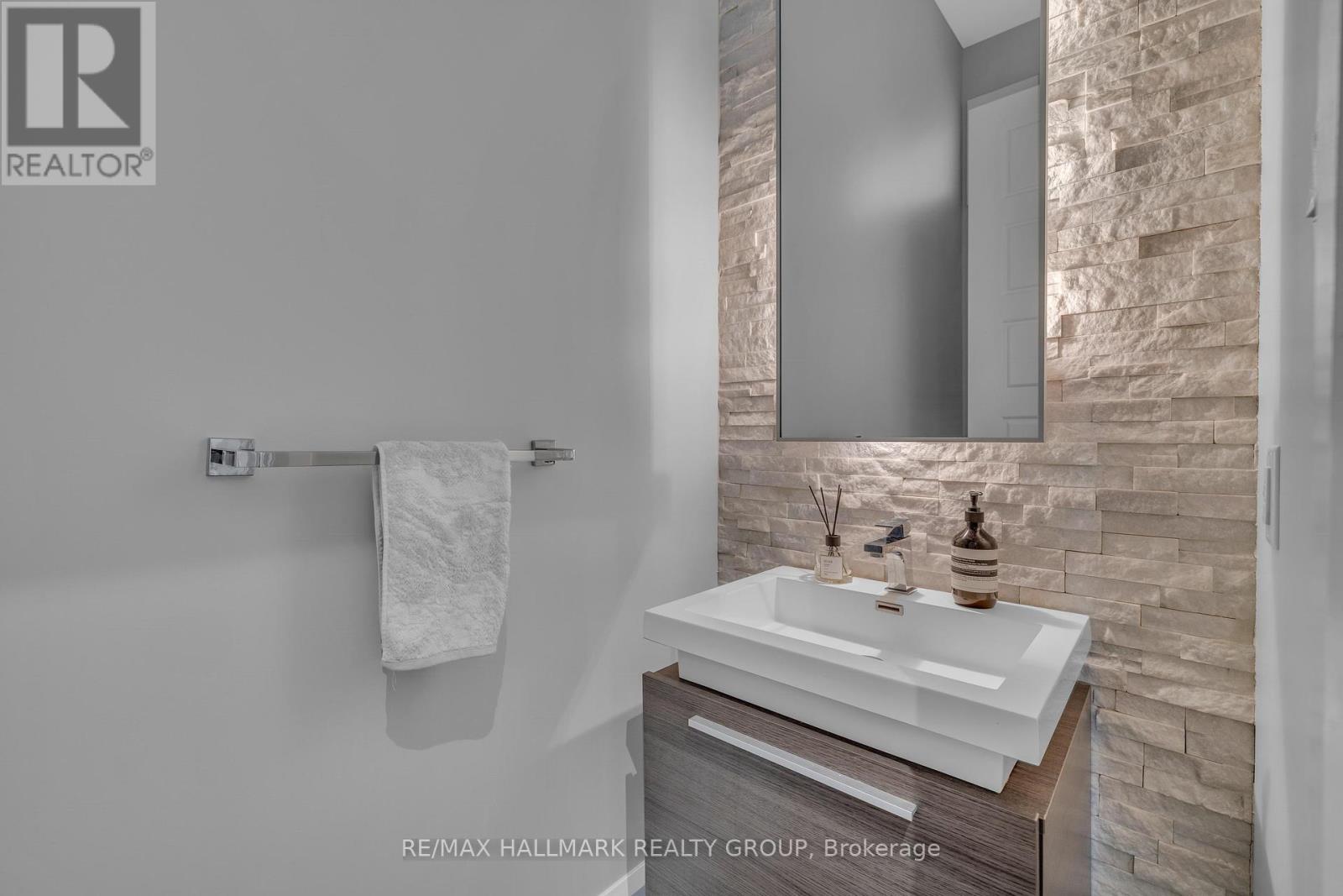 A - 206 Holland Avenue, Ottawa, Ontario  K1Y 0Y5 - Photo 16 - X12218528