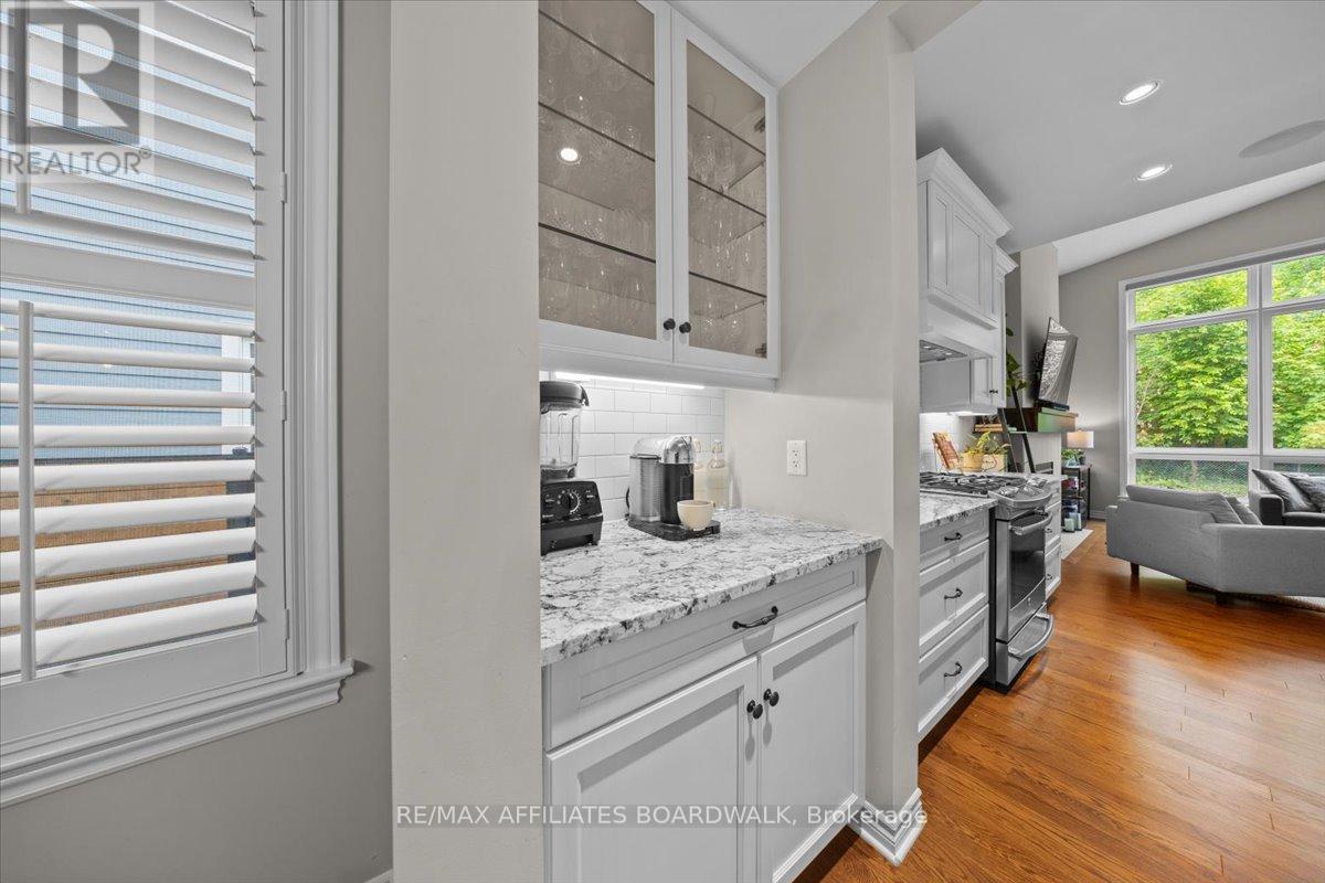 242 Escarpment Crescent, Ottawa, Ontario  K2T 0L6 - Photo 21 - X12218533