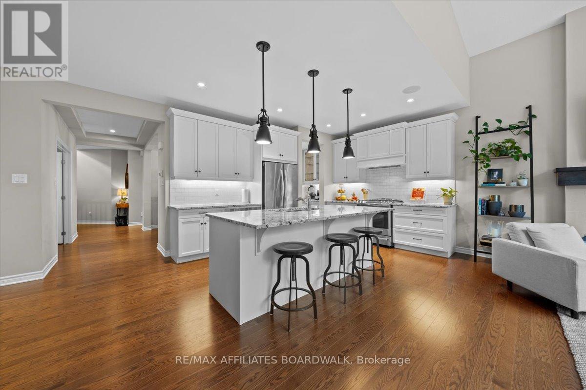 242 Escarpment Crescent, Ottawa, Ontario  K2T 0L6 - Photo 22 - X12218533