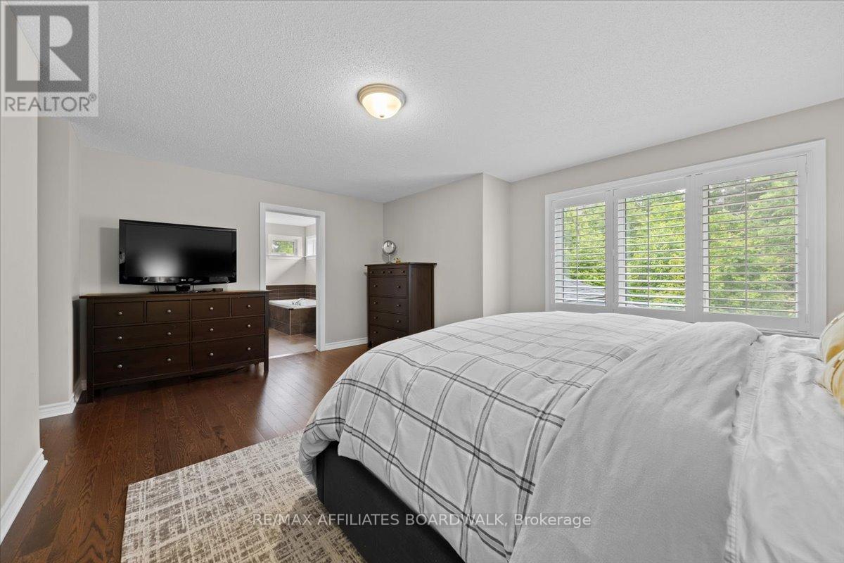 242 Escarpment Crescent, Ottawa, Ontario  K2T 0L6 - Photo 28 - X12218533