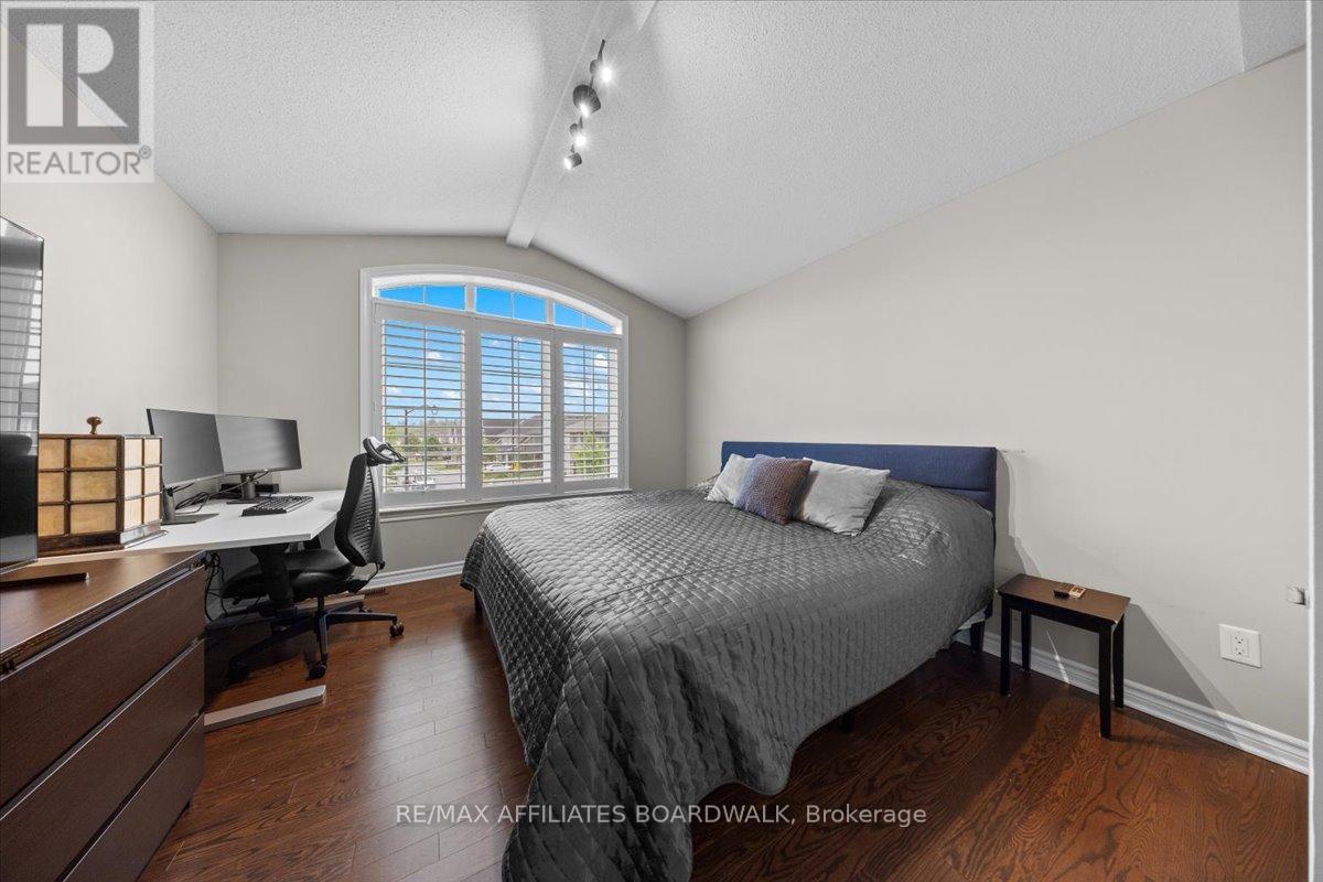 242 Escarpment Crescent, Ottawa, Ontario  K2T 0L6 - Photo 31 - X12218533