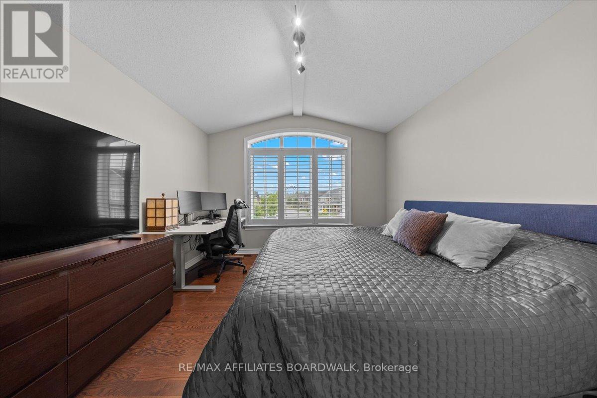 242 Escarpment Crescent, Ottawa, Ontario  K2T 0L6 - Photo 32 - X12218533