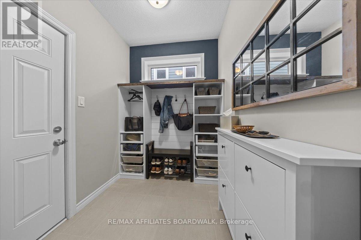 242 Escarpment Crescent, Ottawa, Ontario  K2T 0L6 - Photo 37 - X12218533