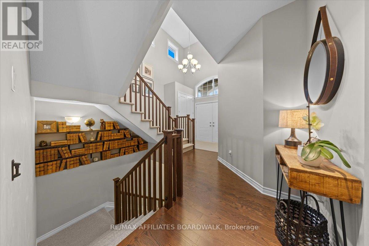 242 Escarpment Crescent, Ottawa, Ontario  K2T 0L6 - Photo 4 - X12218533
