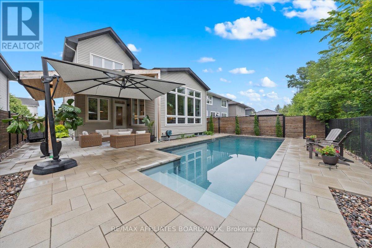 242 Escarpment Crescent, Ottawa, Ontario  K2T 0L6 - Photo 43 - X12218533