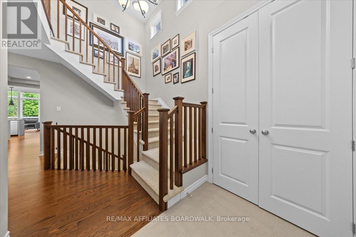 242 Escarpment Crescent, Ottawa, Ontario  K2T 0L6 - Photo 5 - X12218533