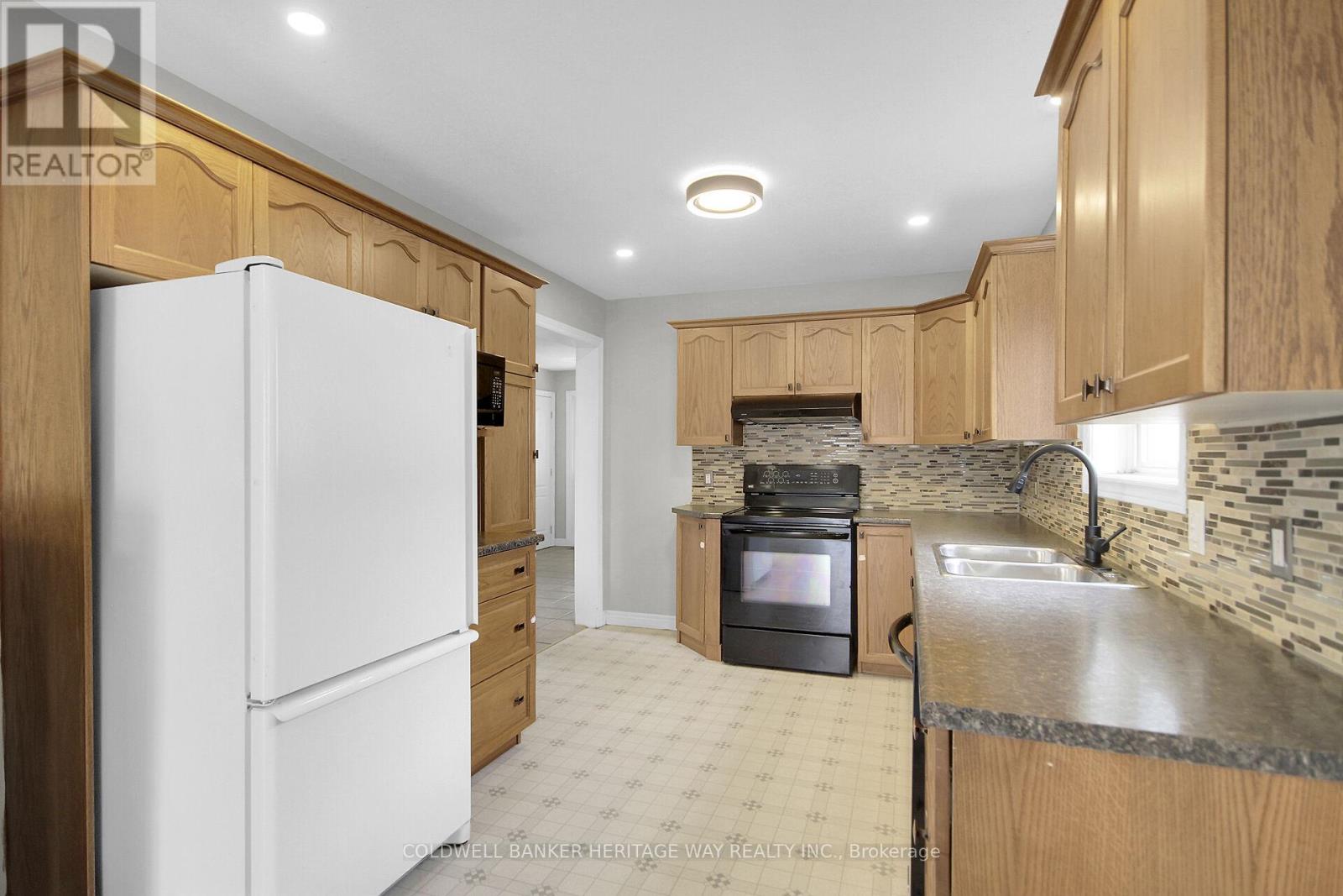 523 Joseph Street, Carleton Place, Ontario  K7C 4T9 - Photo 6 - X12218537