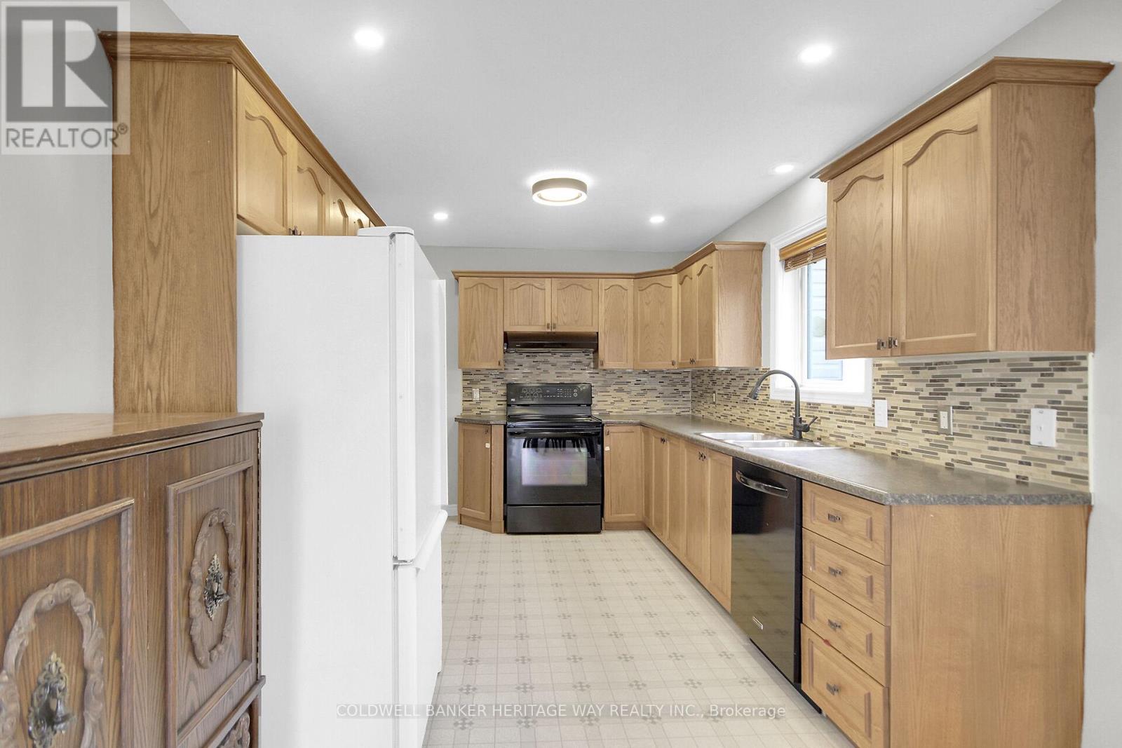 523 Joseph Street, Carleton Place, Ontario  K7C 4T9 - Photo 9 - X12218537
