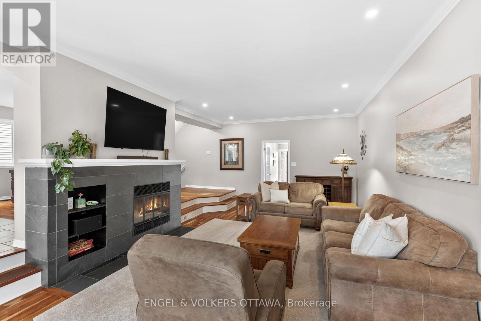 45 Townsend Drive, Ottawa, Ontario  K2J 2T8 - Photo 8 - X12218551