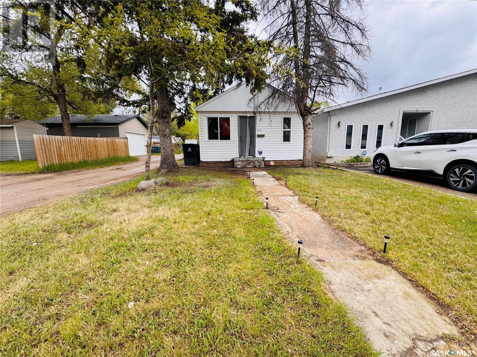 Property at 1112 N AVENUE S image 3