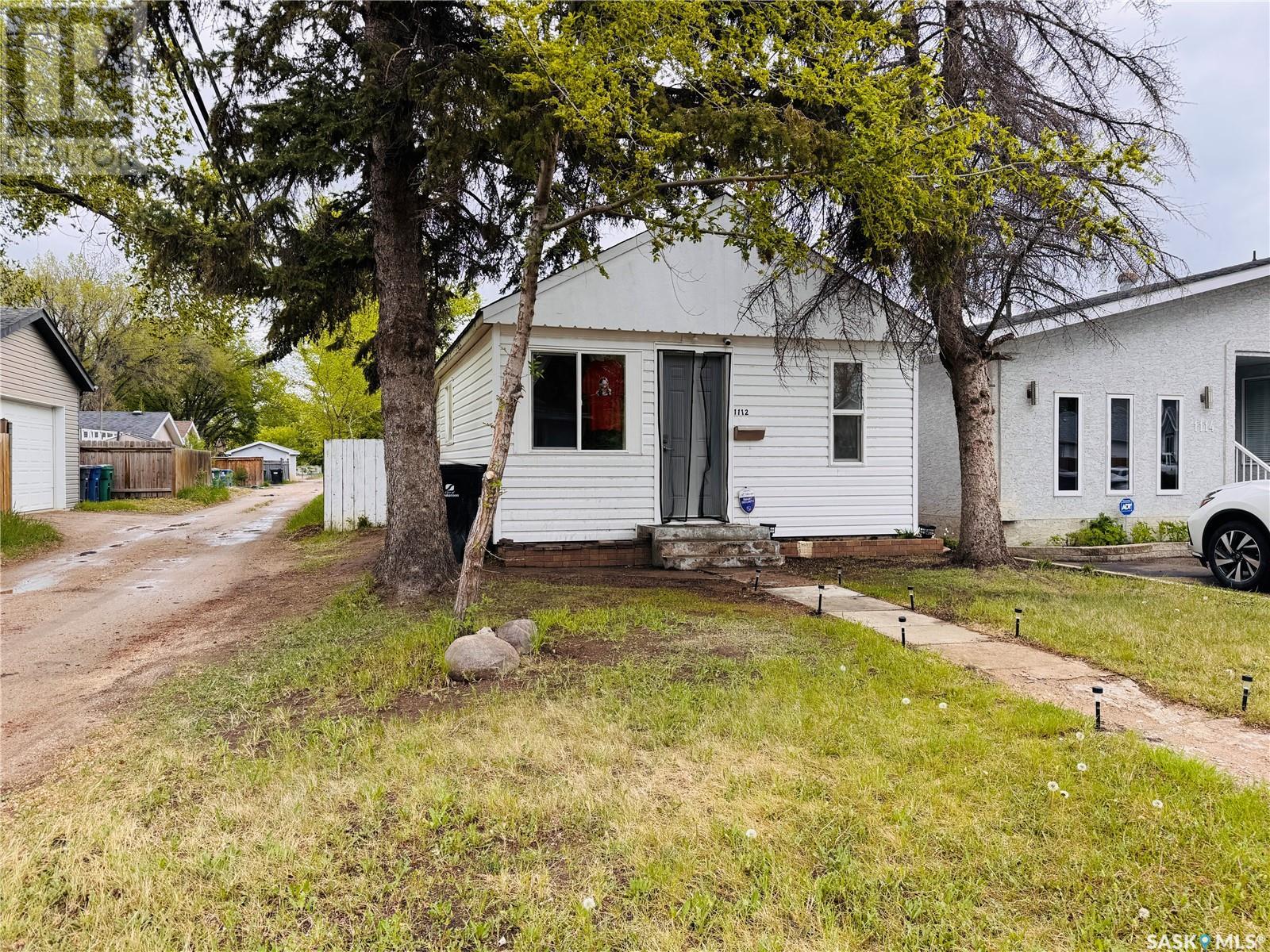 Property at 1112 N AVENUE S image 5