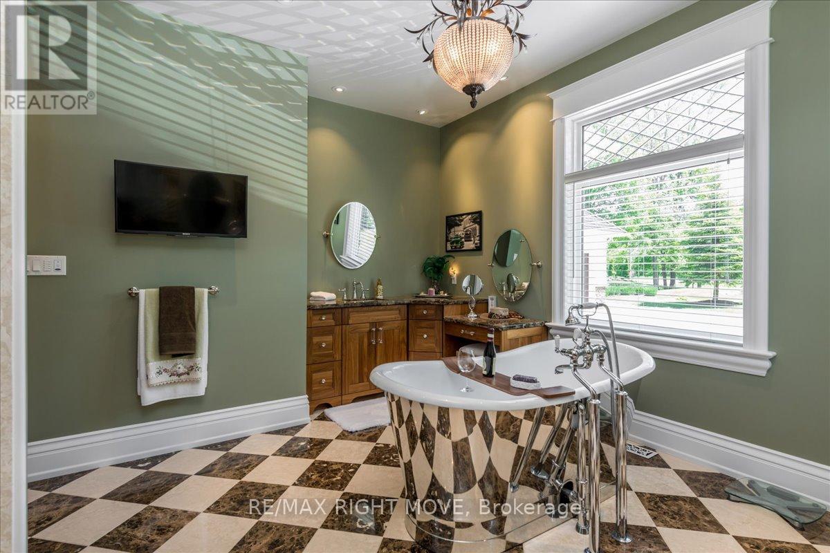 153 Creighton Street S, Ramara (Atherley), Ontario  L3V 0K8 - Photo 21 - S12218246