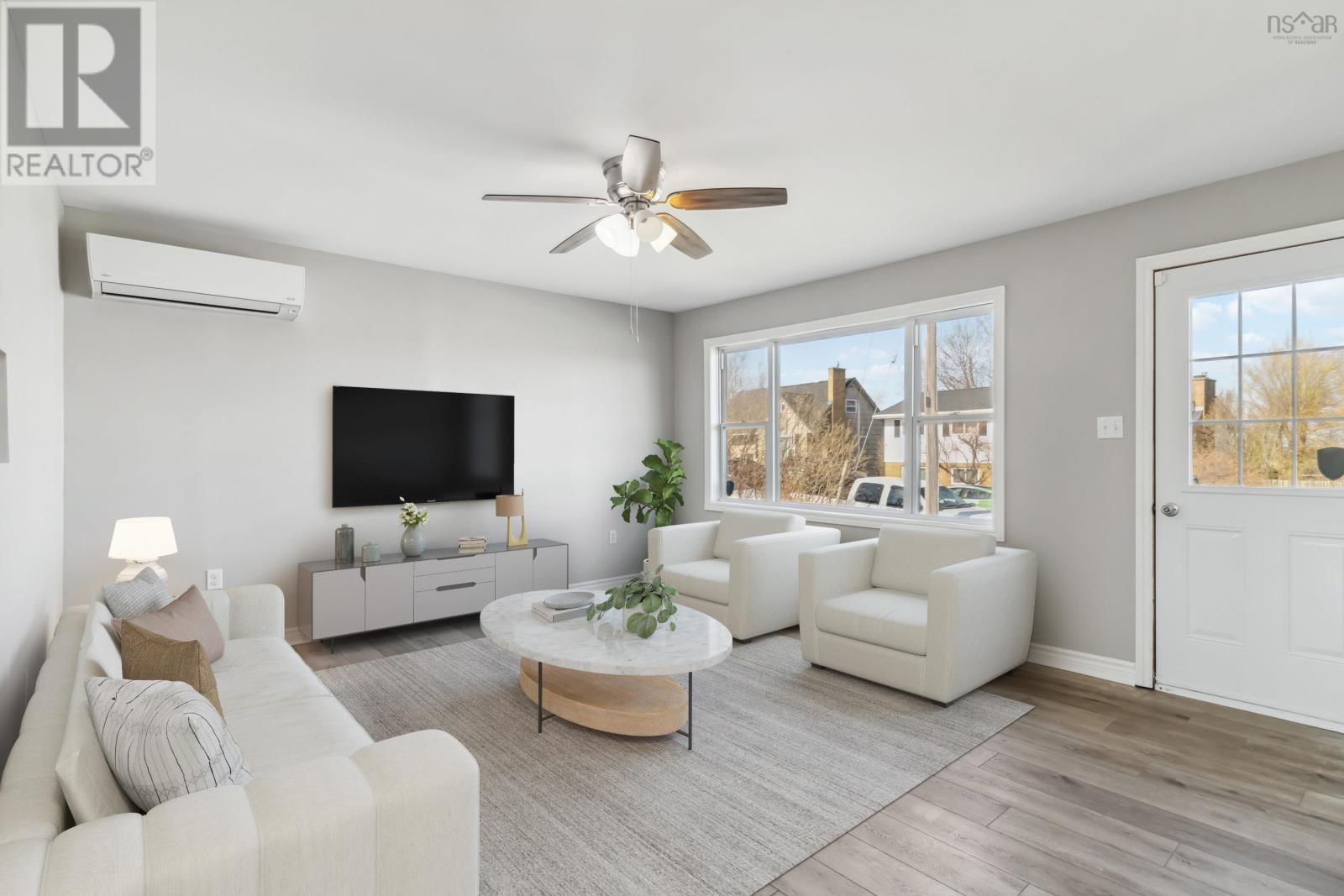 Property at 146 Amaranth Crescent image 3