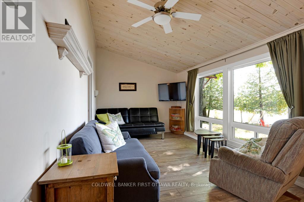 365 Hardwood Ridge Road, Lanark Highlands, Ontario  K0G 1K0 - Photo 18 - X12218641