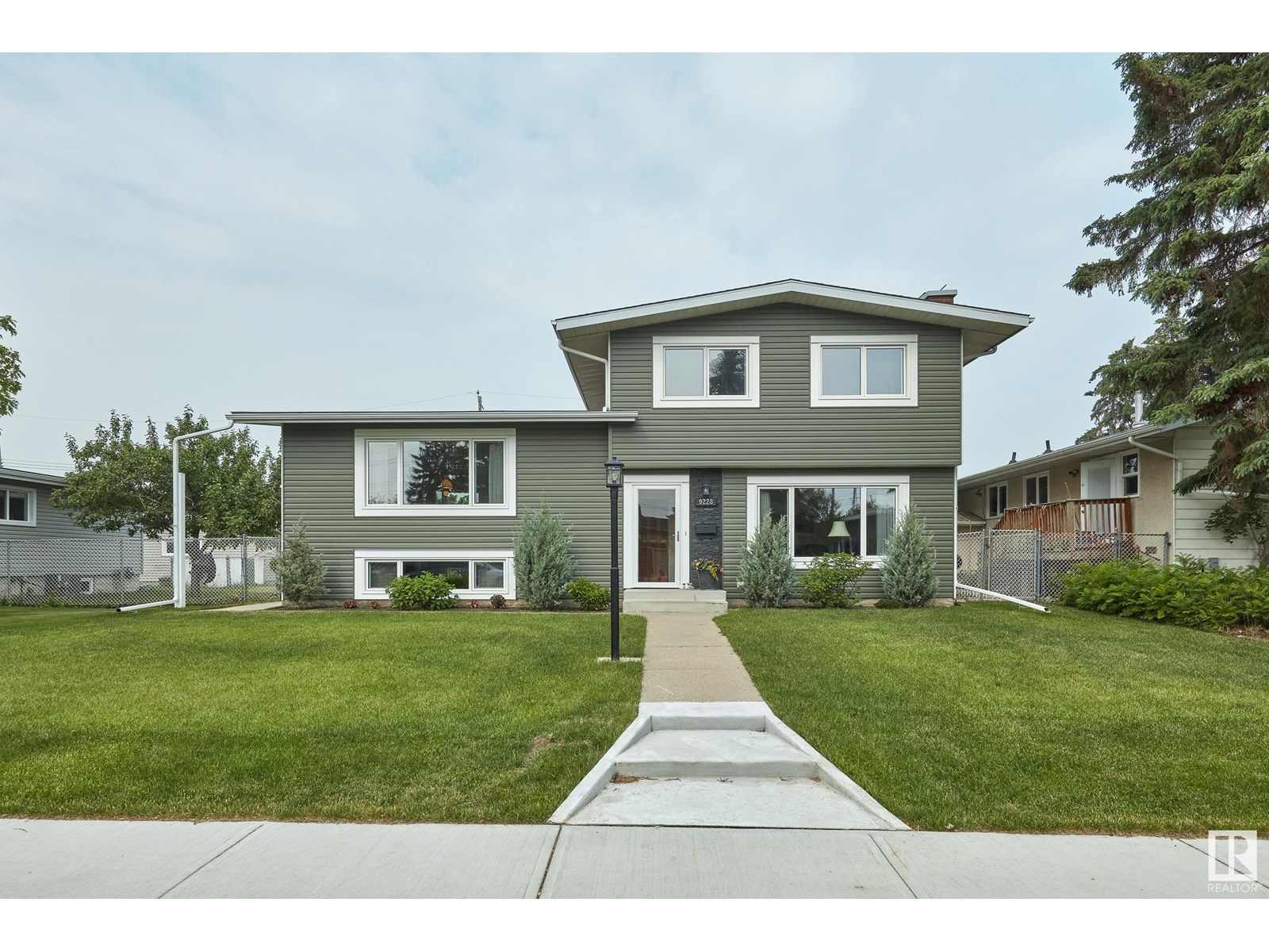 9228 52 ST NW, Edmonton, Alberta