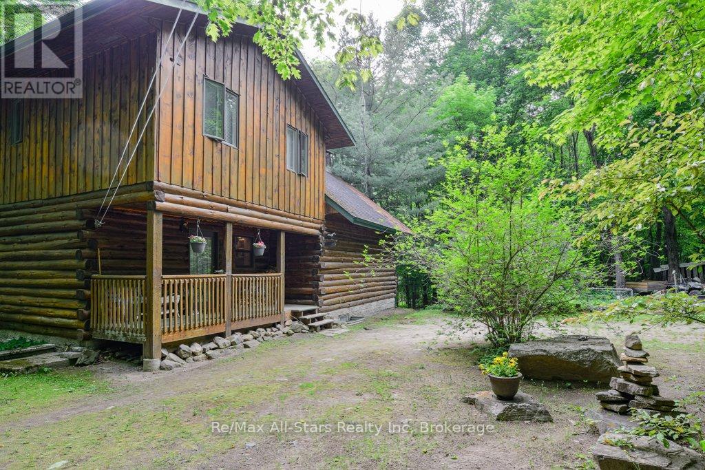 1386 South Portage Road, Lake Of Bays, Ontario  P1H 2J6 - Photo 1 - X12212667