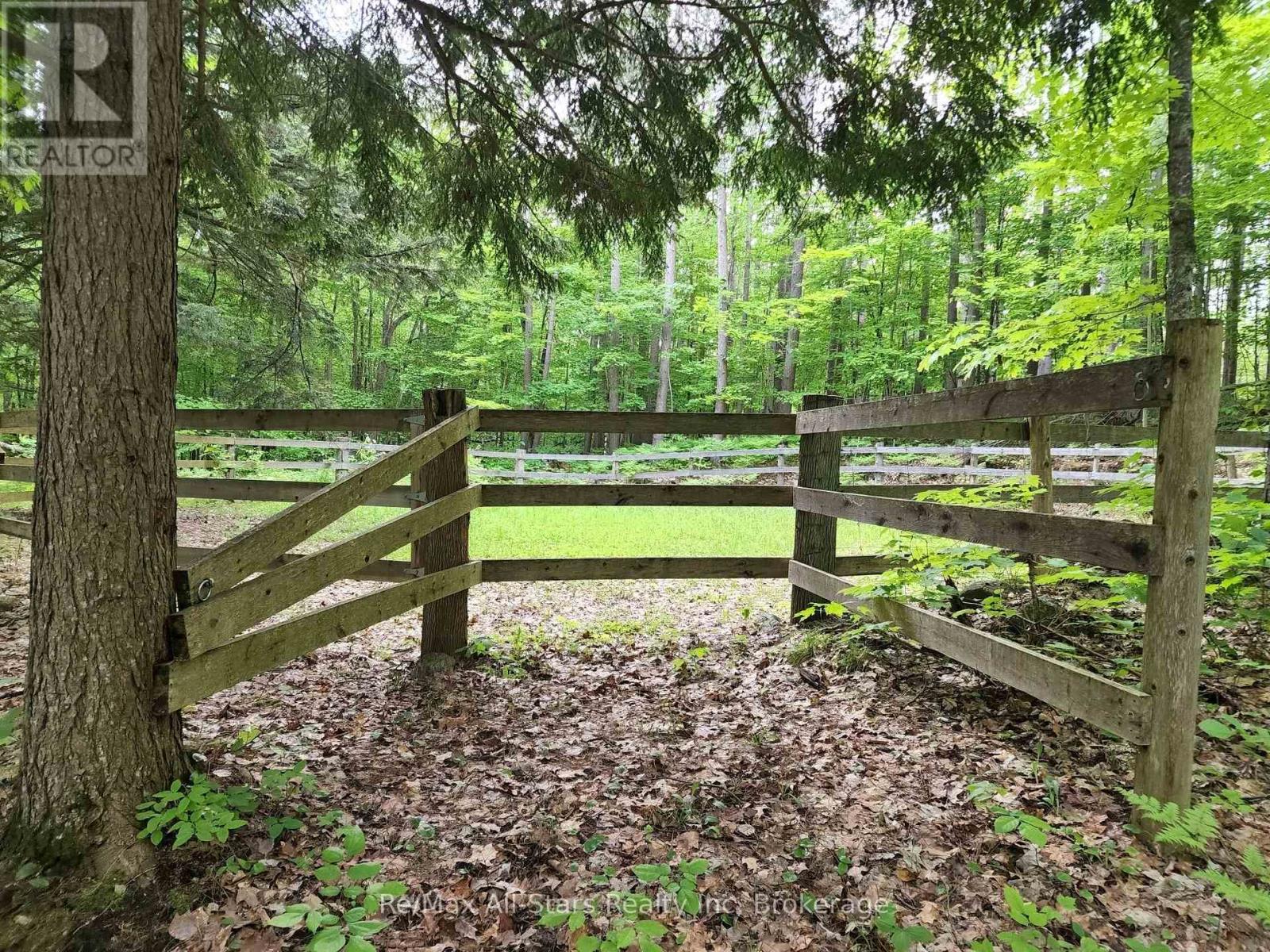1386 South Portage Road, Lake Of Bays, Ontario  P1H 2J6 - Photo 13 - X12212667