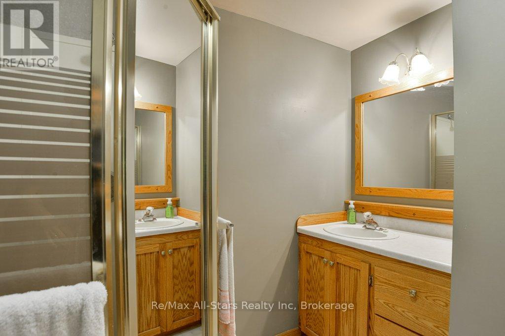 1386 South Portage Road, Lake Of Bays, Ontario  P1H 2J6 - Photo 31 - X12212667