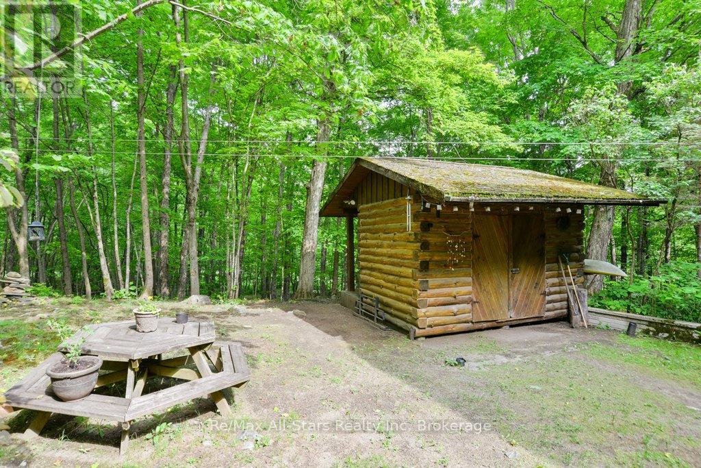 1386 South Portage Road, Lake Of Bays, Ontario  P1H 2J6 - Photo 9 - X12212667