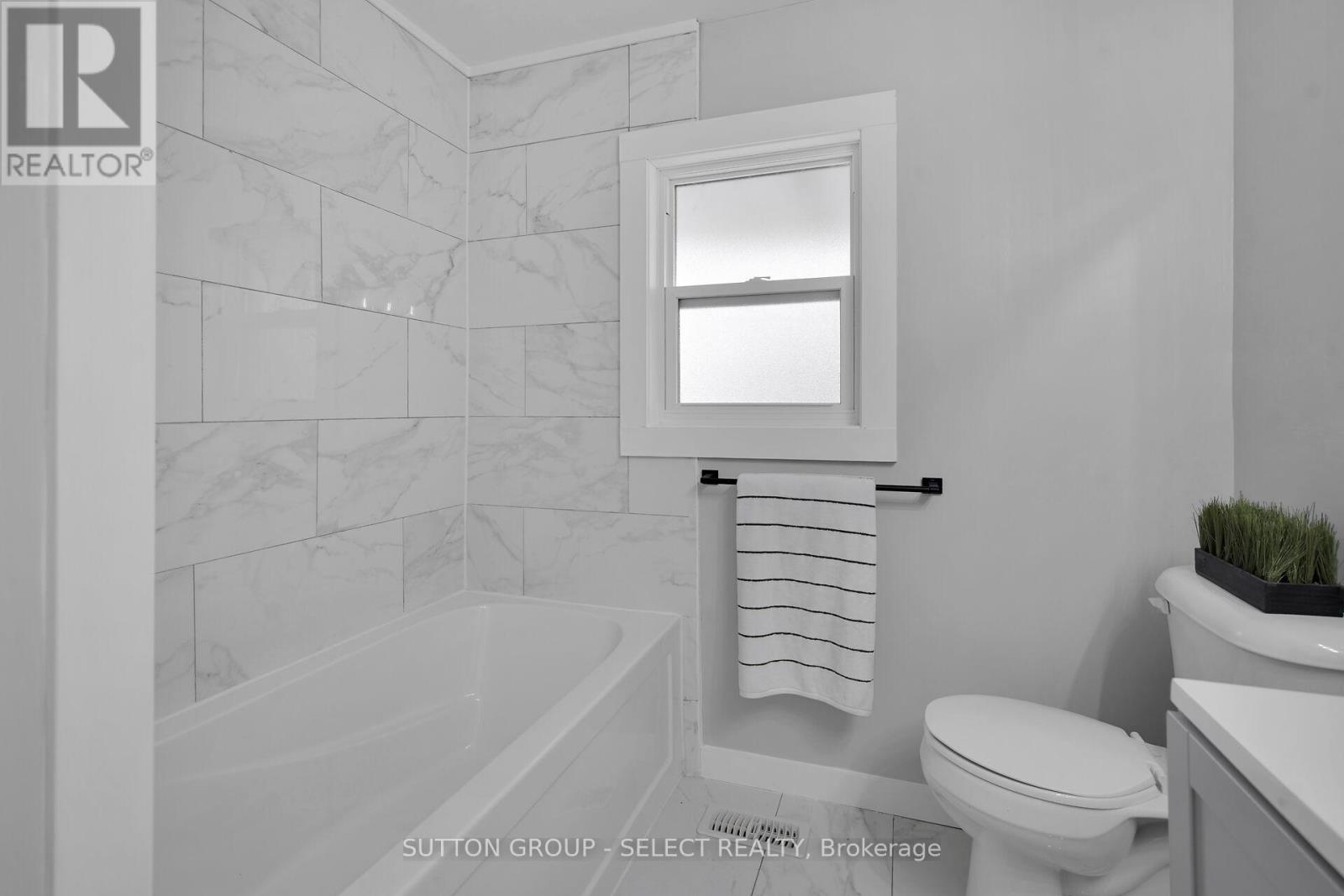 481 Baseline Road E, London South (South G), Ontario  N6C 2P8 - Photo 20 - X12218554