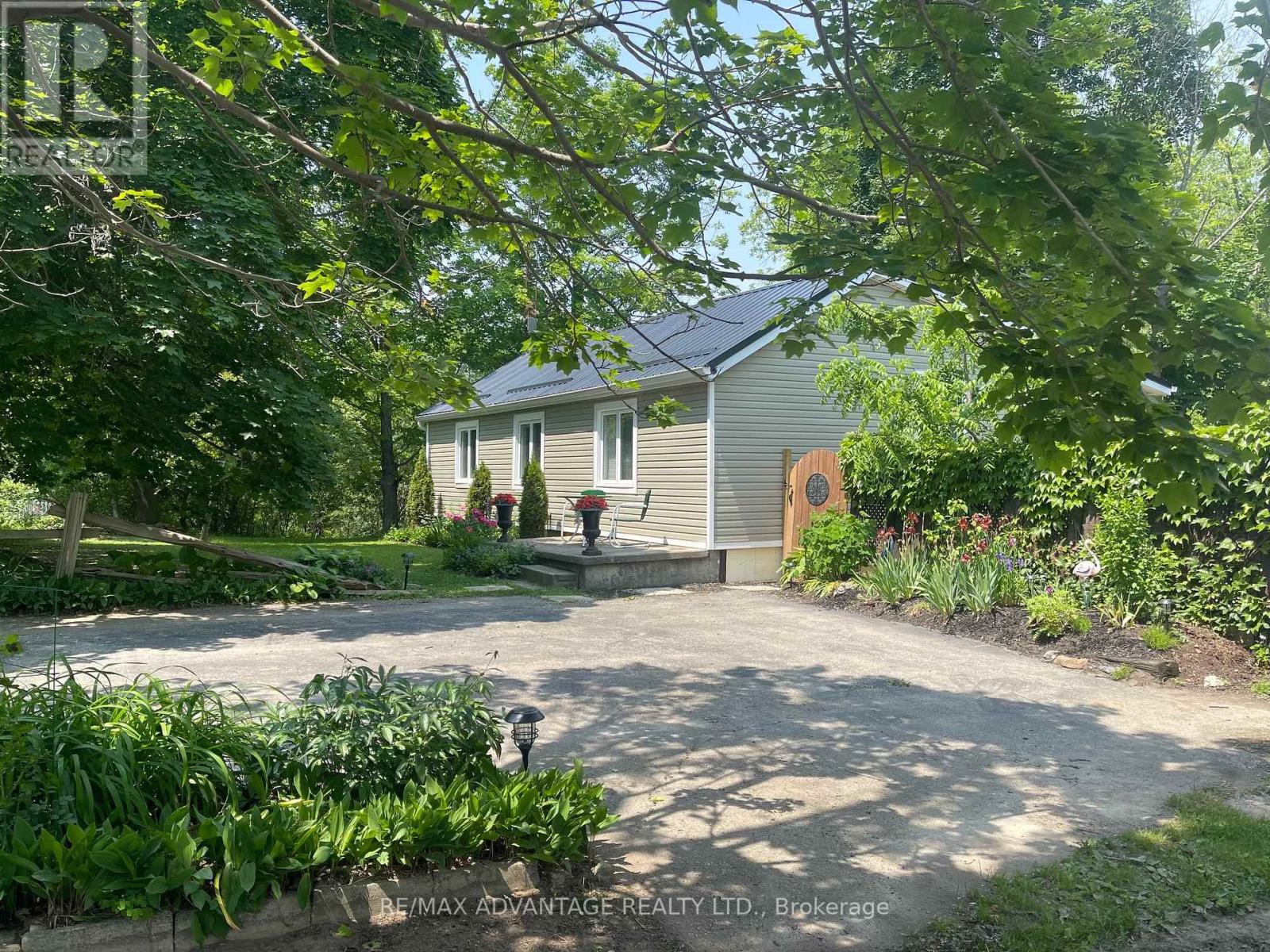 248 Borden Avenue, Central Elgin (Belmont), Ontario  N0L 1B0 - Photo 1 - X12218573