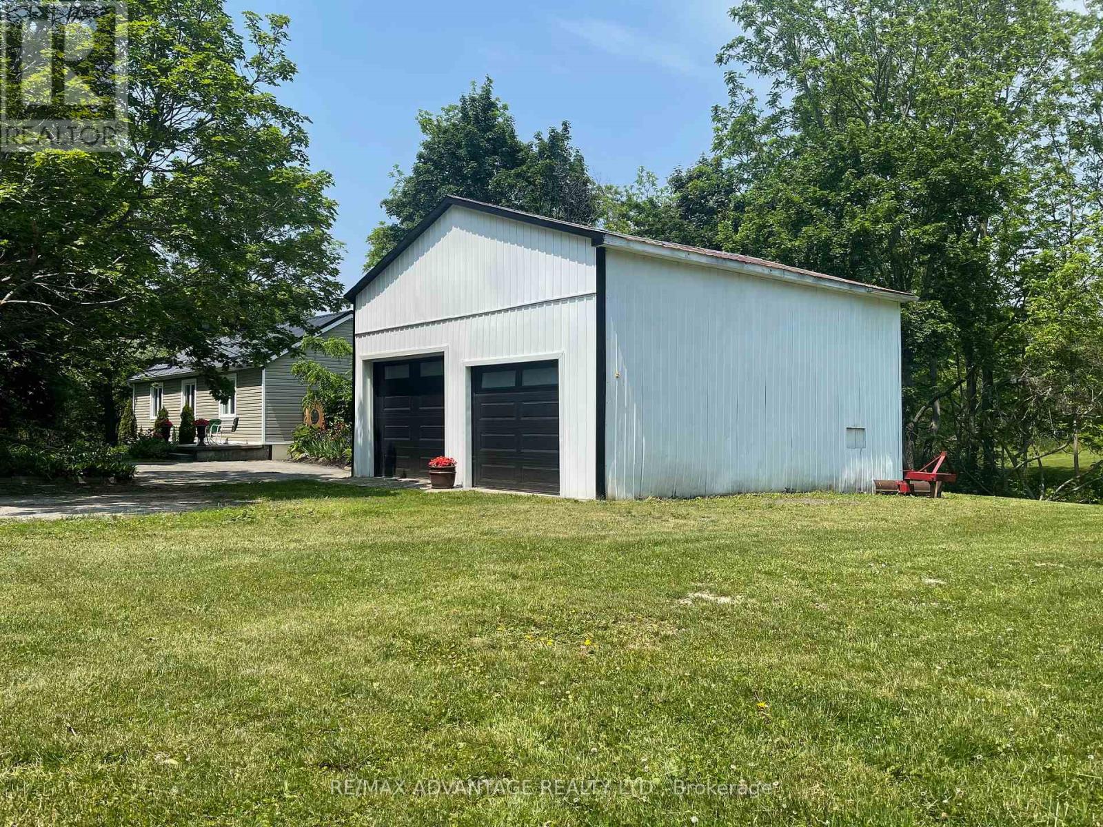248 Borden Avenue, Central Elgin (Belmont), Ontario  N0L 1B0 - Photo 2 - X12218573