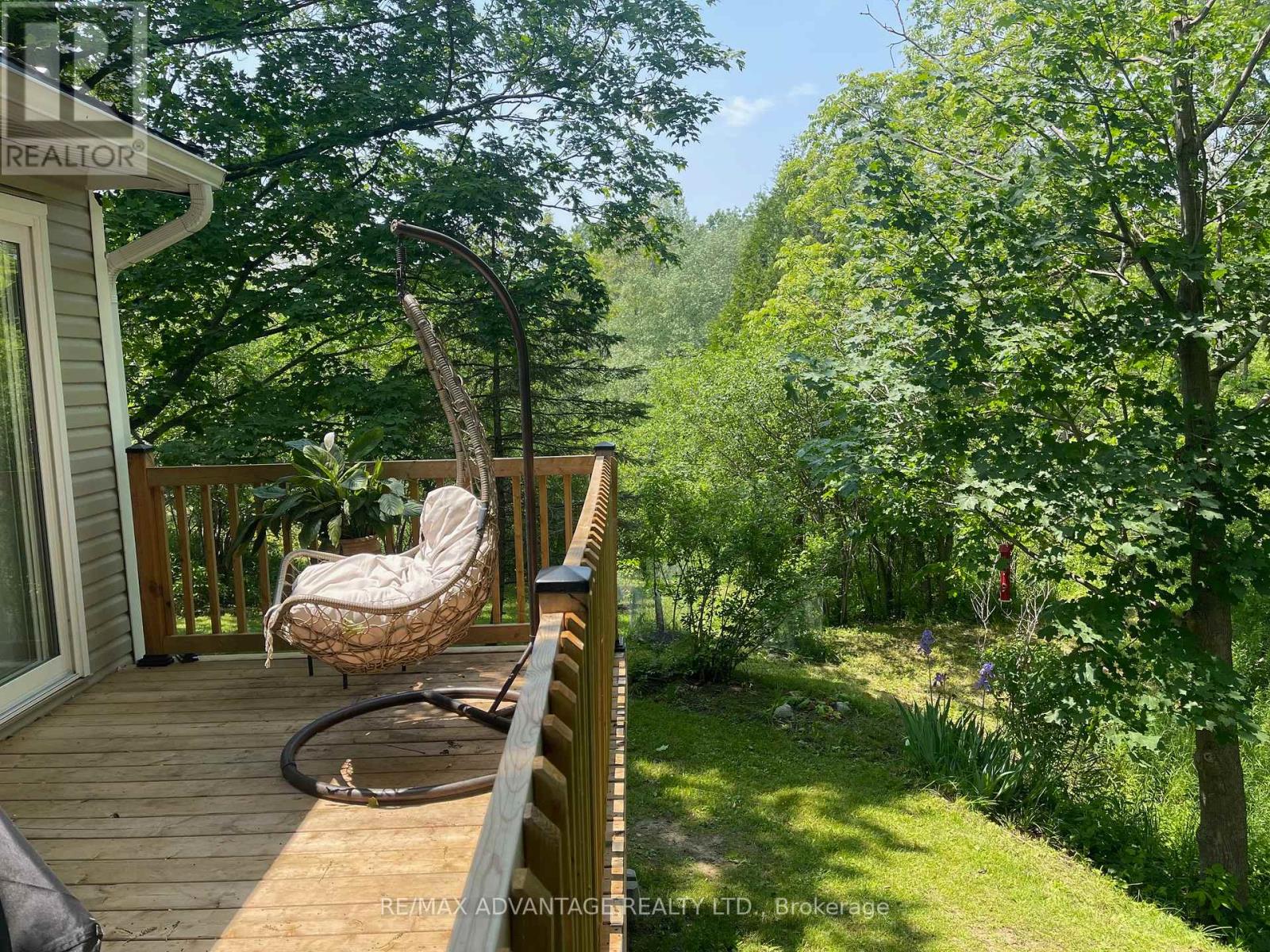 248 Borden Avenue, Central Elgin (Belmont), Ontario  N0L 1B0 - Photo 3 - X12218573