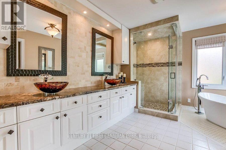 31 Glenridge Crescent, London North (North A), Ontario  N6G 4W5 - Photo 24 - X12218601