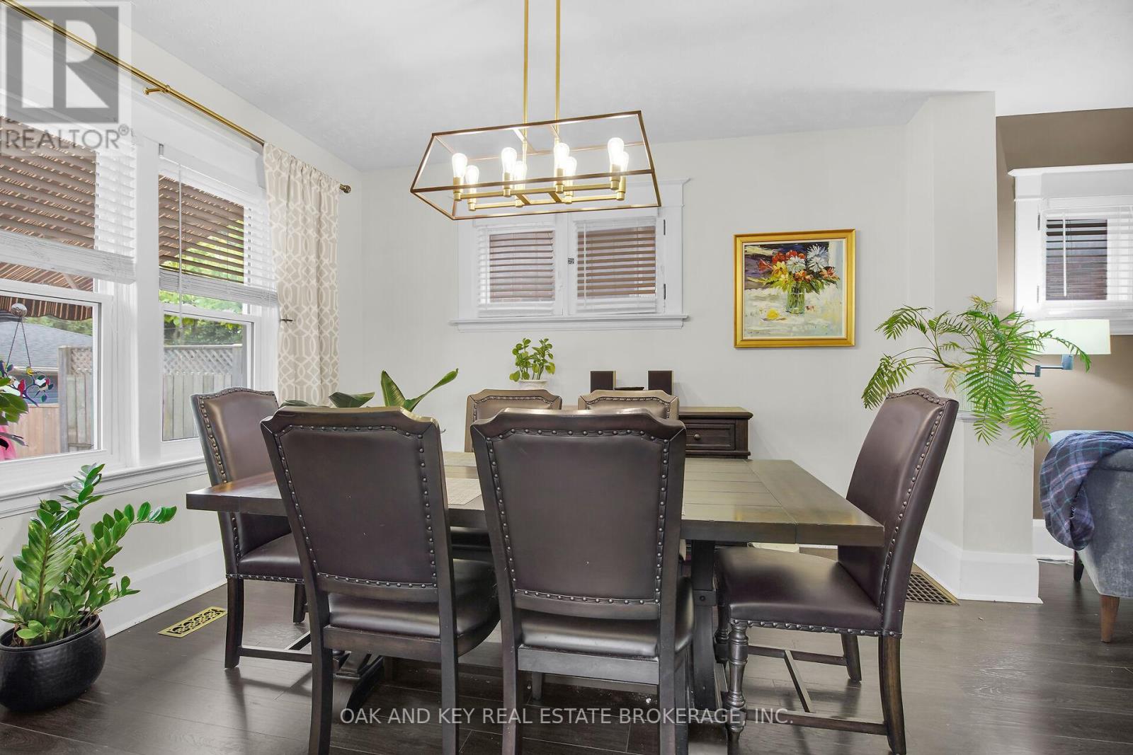 192 Ridout Street S, London South (South F), Ontario  N6C 3X9 - Photo 12 - X12218695