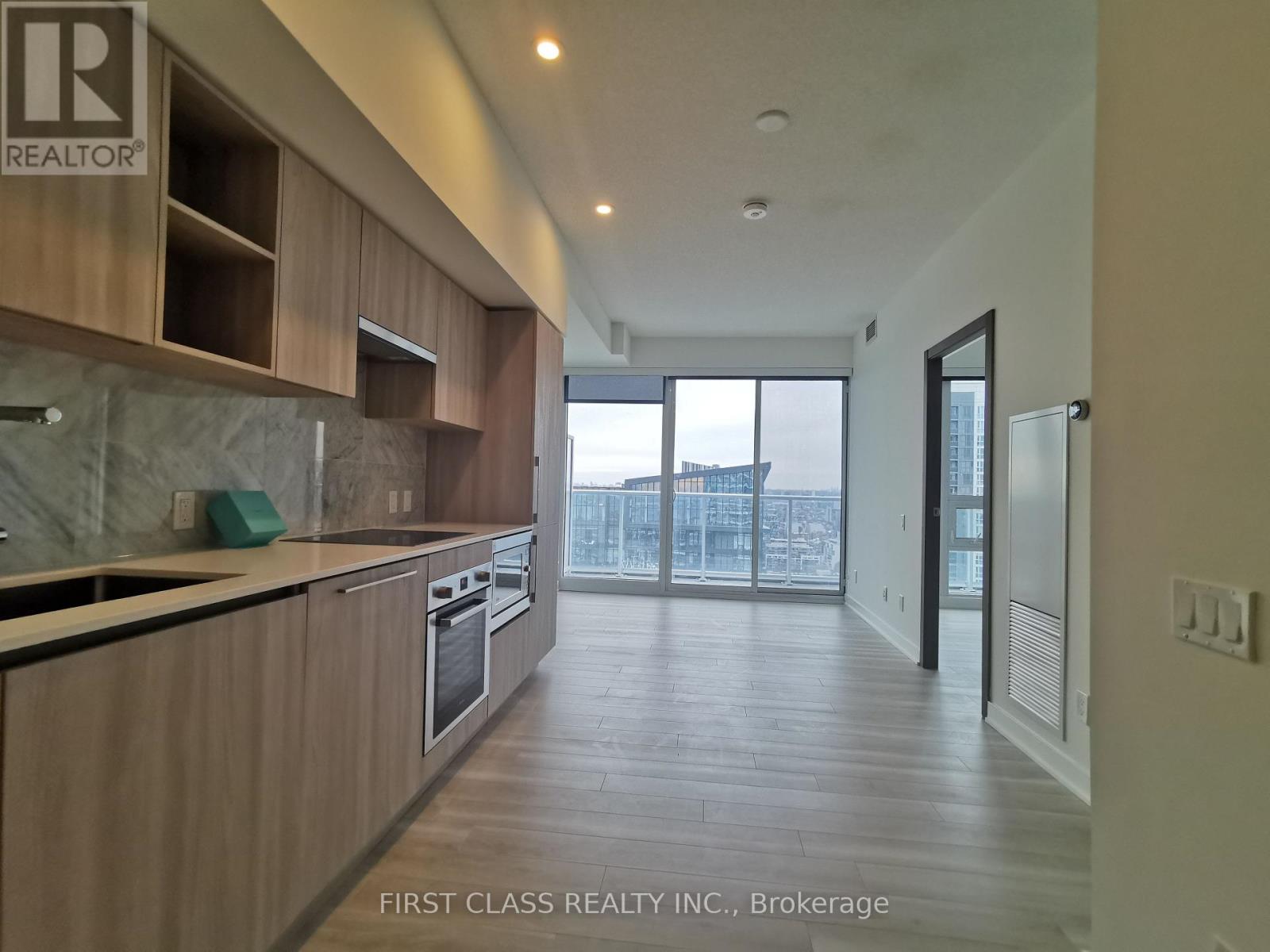 3809 - 17 Bathurst Street, Toronto, Ontario  M5V 1A5 - Photo 2 - C12218480