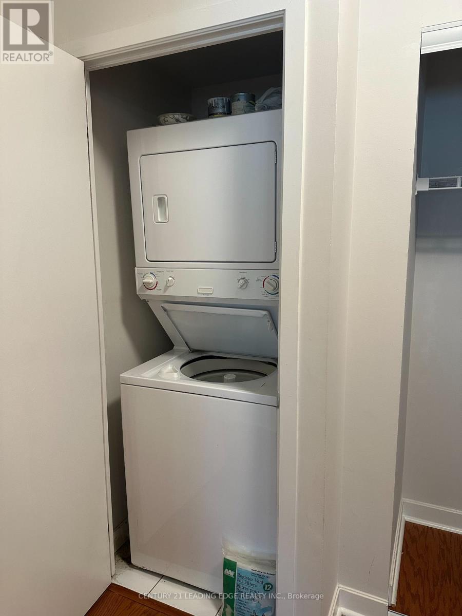 305 - 18 Harbour Street, Toronto, Ontario  M5J 2Z6 - Photo 11 - C12218492