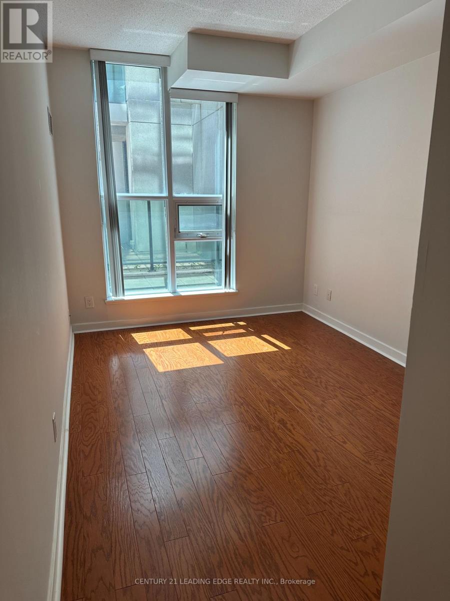 305 - 18 Harbour Street, Toronto, Ontario  M5J 2Z6 - Photo 5 - C12218492