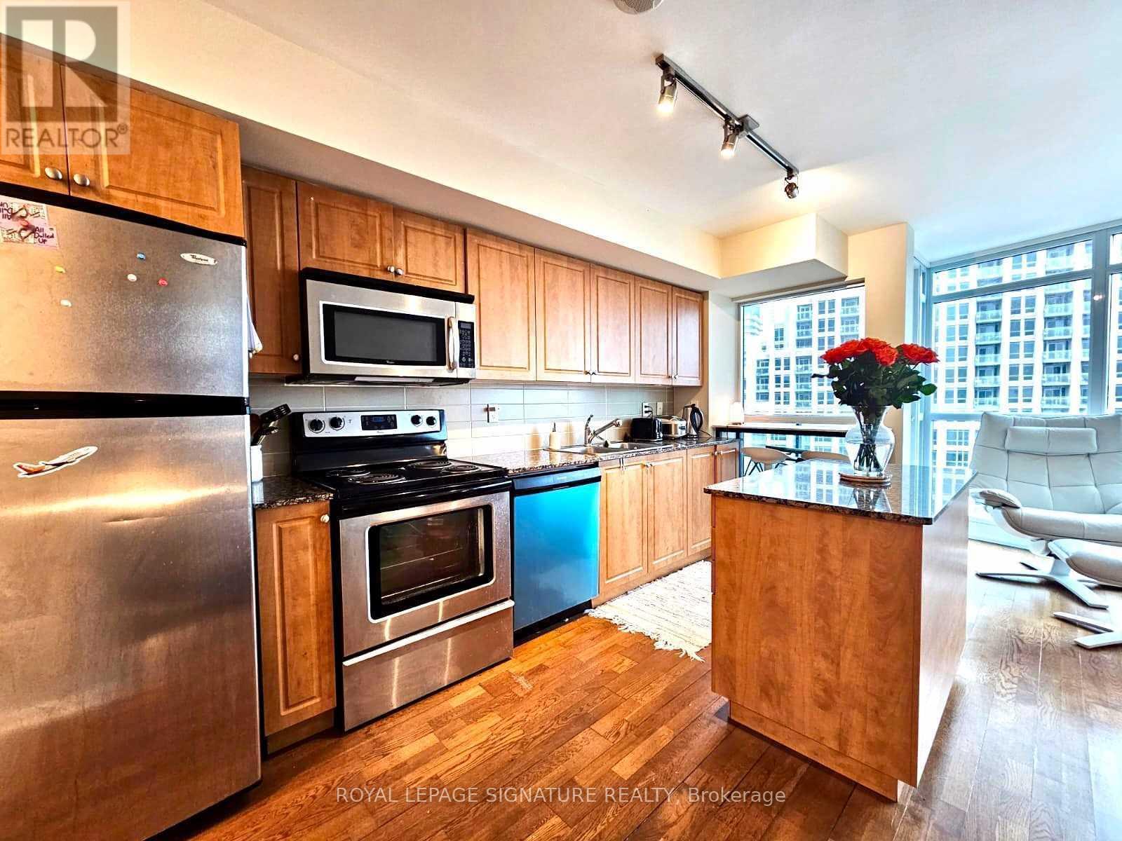 1103 - 215 Fort York Boulevard, Toronto, Ontario  M5V 4A2 - Photo 6 - C12218572