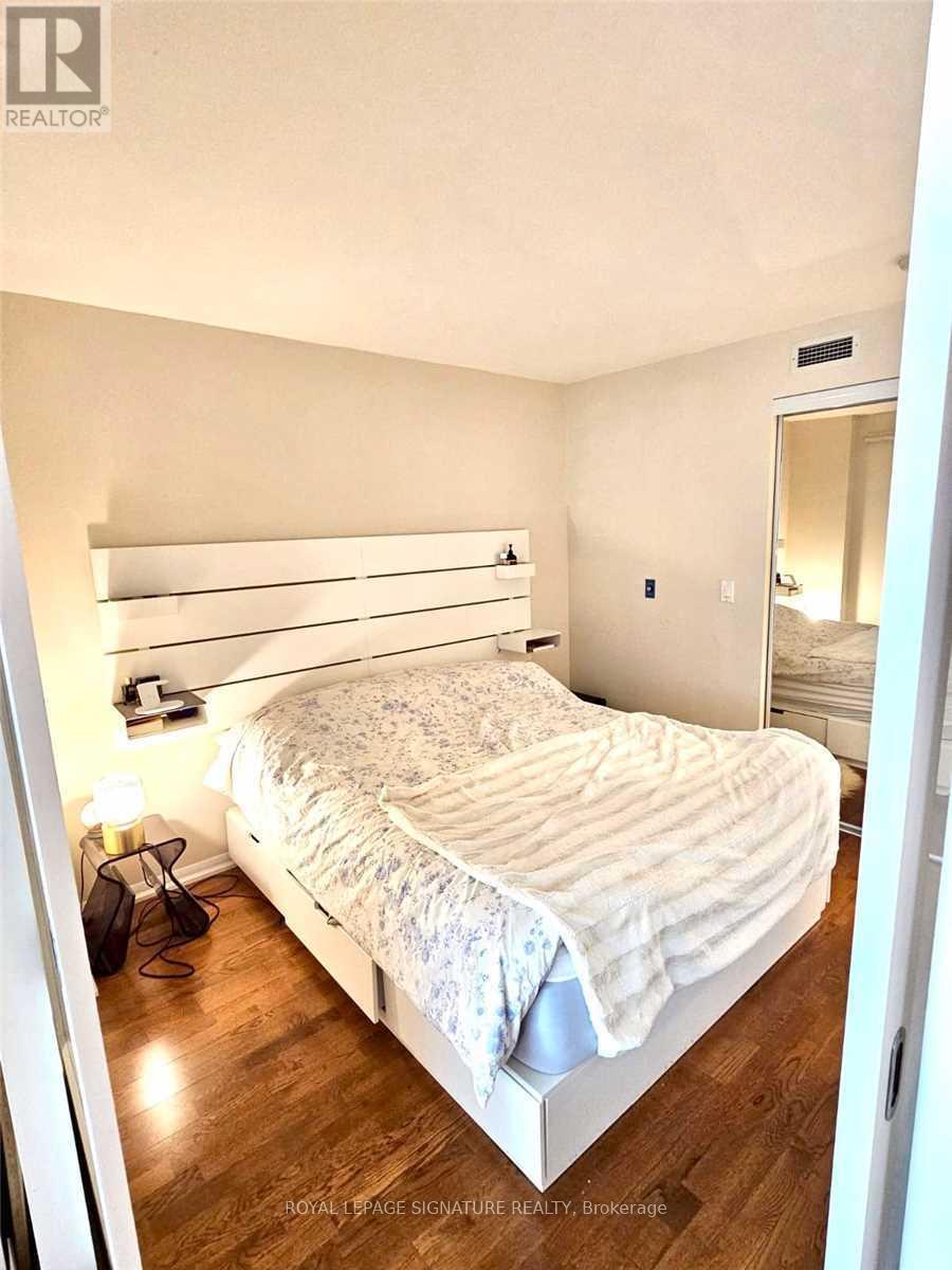 1103 - 215 Fort York Boulevard, Toronto, Ontario  M5V 4A2 - Photo 7 - C12218572