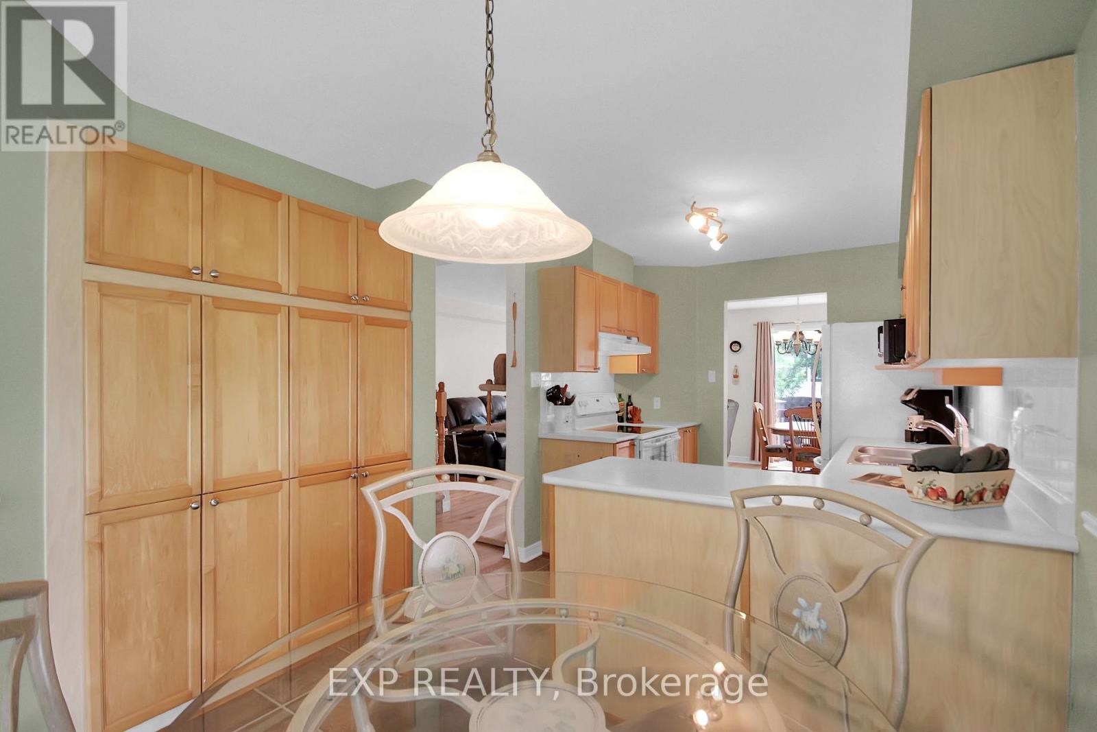 85 Astoria Crescent, Ottawa, Ontario  K2G 6E7 - Photo 8 - X12212525