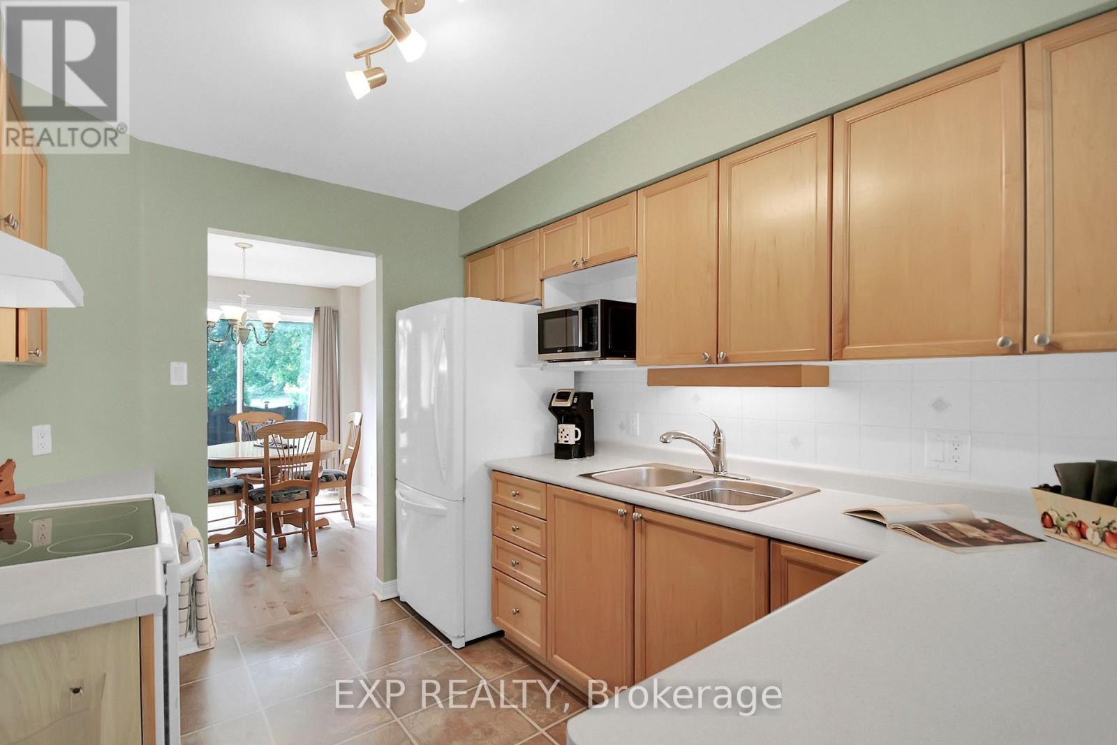 85 Astoria Crescent, Ottawa, Ontario  K2G 6E7 - Photo 9 - X12212525