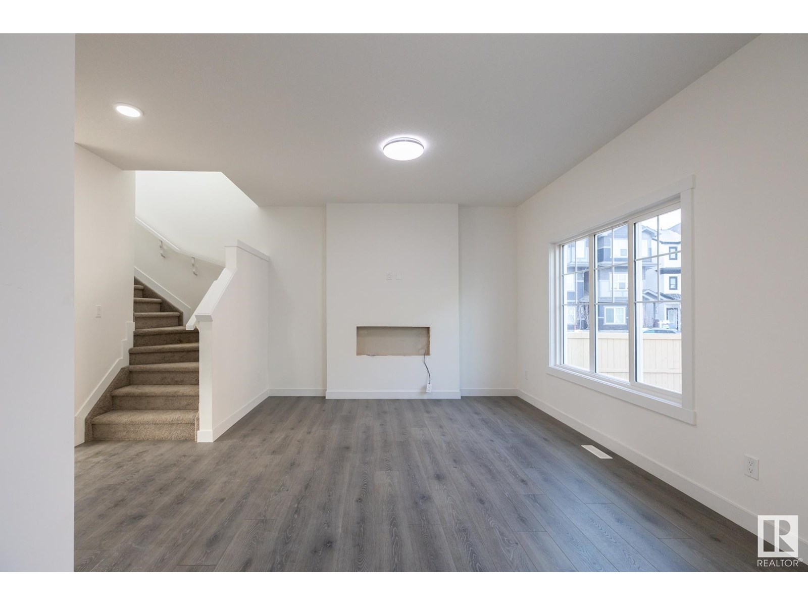 Property at 4709 HAWTHORN LN SW image 4