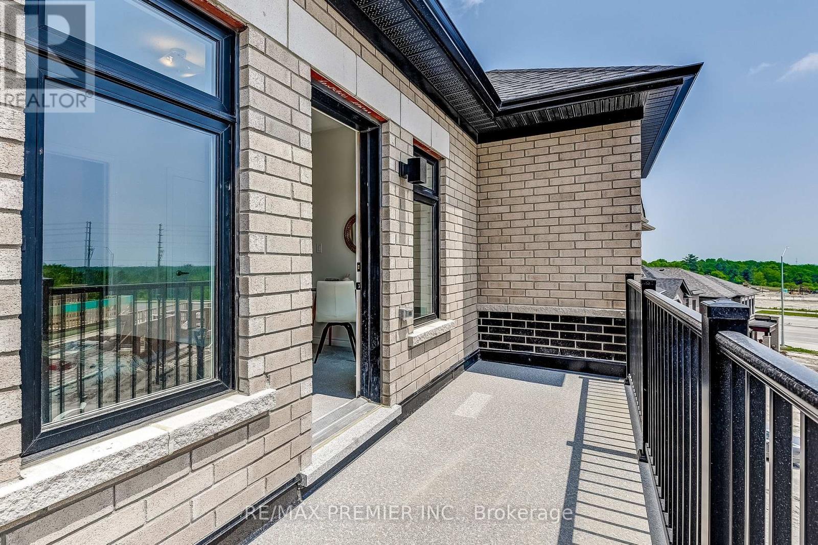 1274 Talisman Manor, Pickering, Ontario  L1X 0R7 - Photo 35 - E12218538