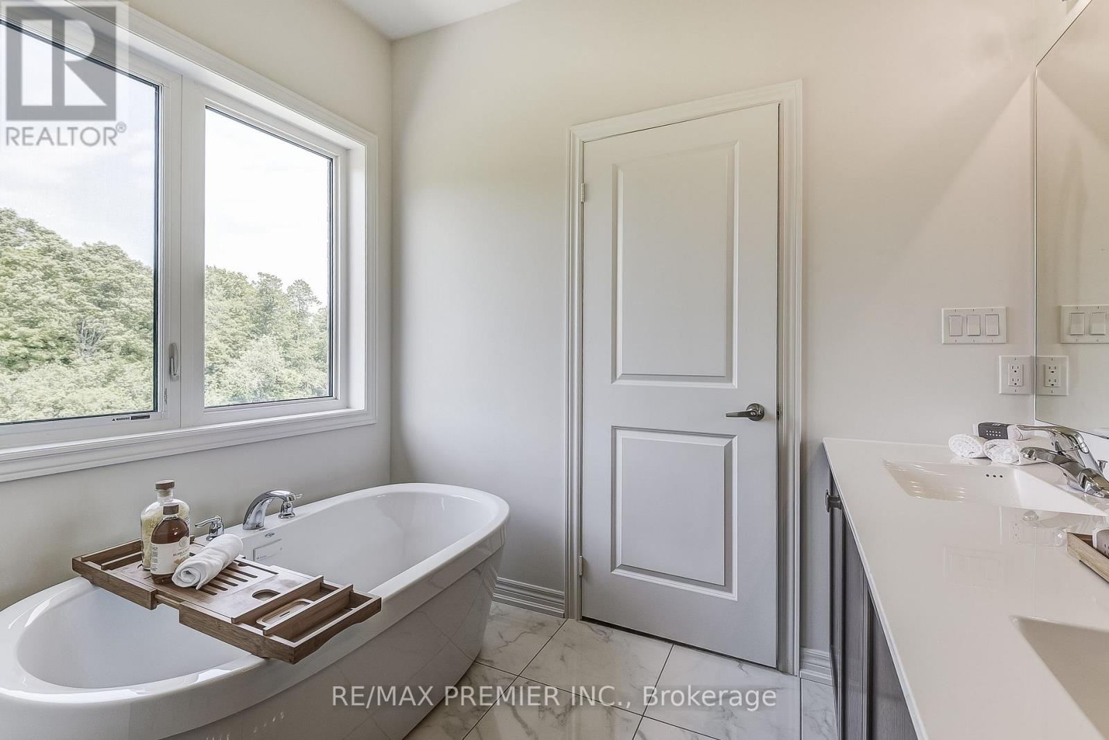 1274 Talisman Manor, Pickering, Ontario  L1X 0R7 - Photo 42 - E12218538