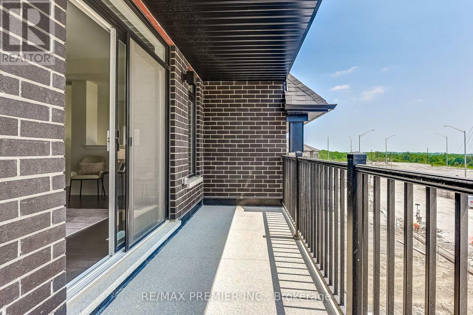1274 Talisman Manor, Pickering, Ontario  L1X 0R7 - Photo 43 - E12218538