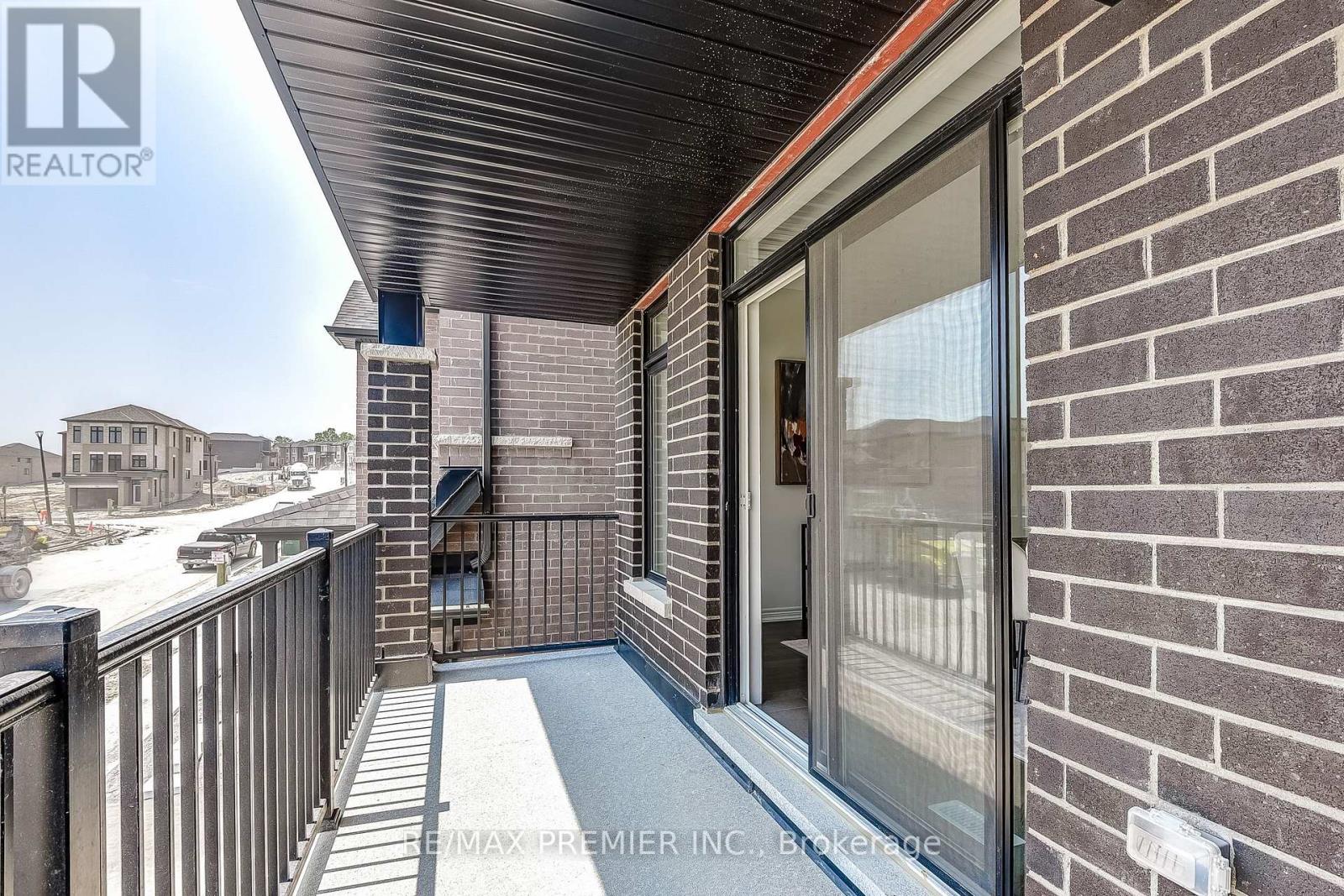 1274 Talisman Manor, Pickering, Ontario  L1X 0R7 - Photo 44 - E12218538
