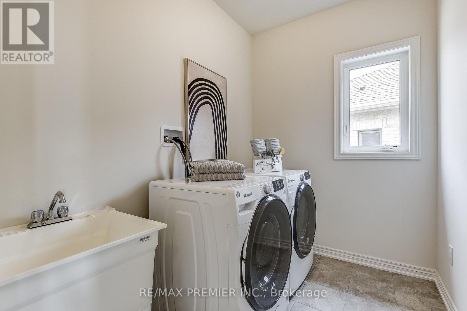 1274 Talisman Manor, Pickering, Ontario  L1X 0R7 - Photo 45 - E12218538