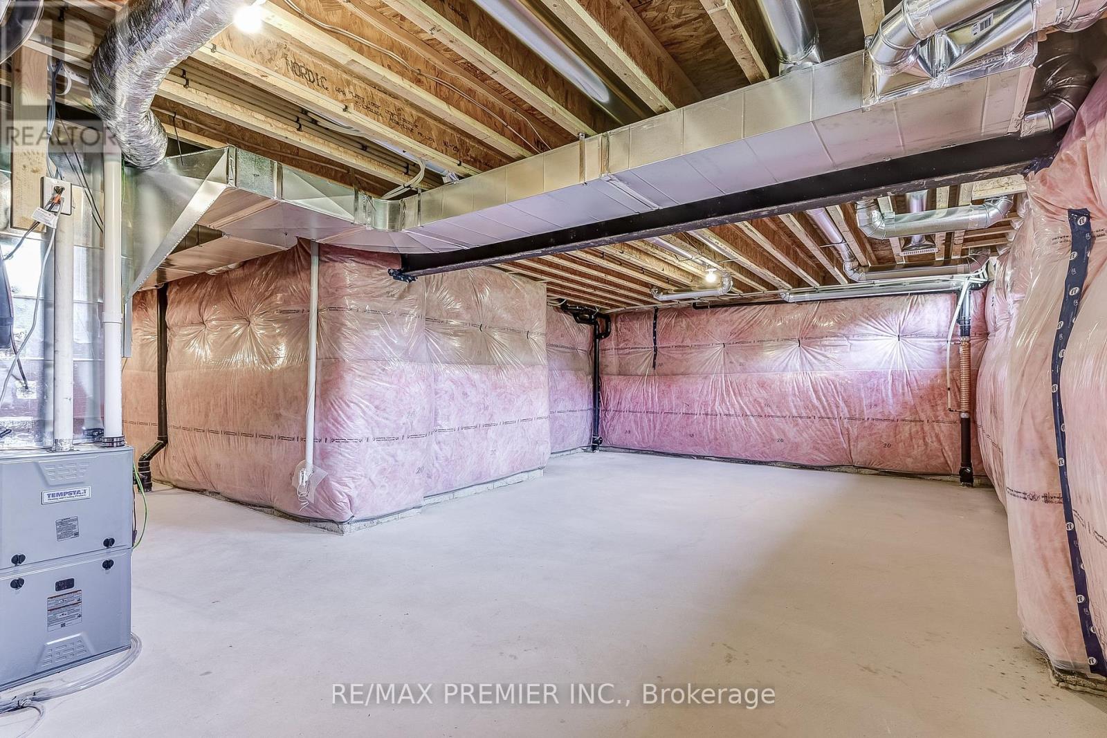 1274 Talisman Manor, Pickering, Ontario  L1X 0R7 - Photo 47 - E12218538
