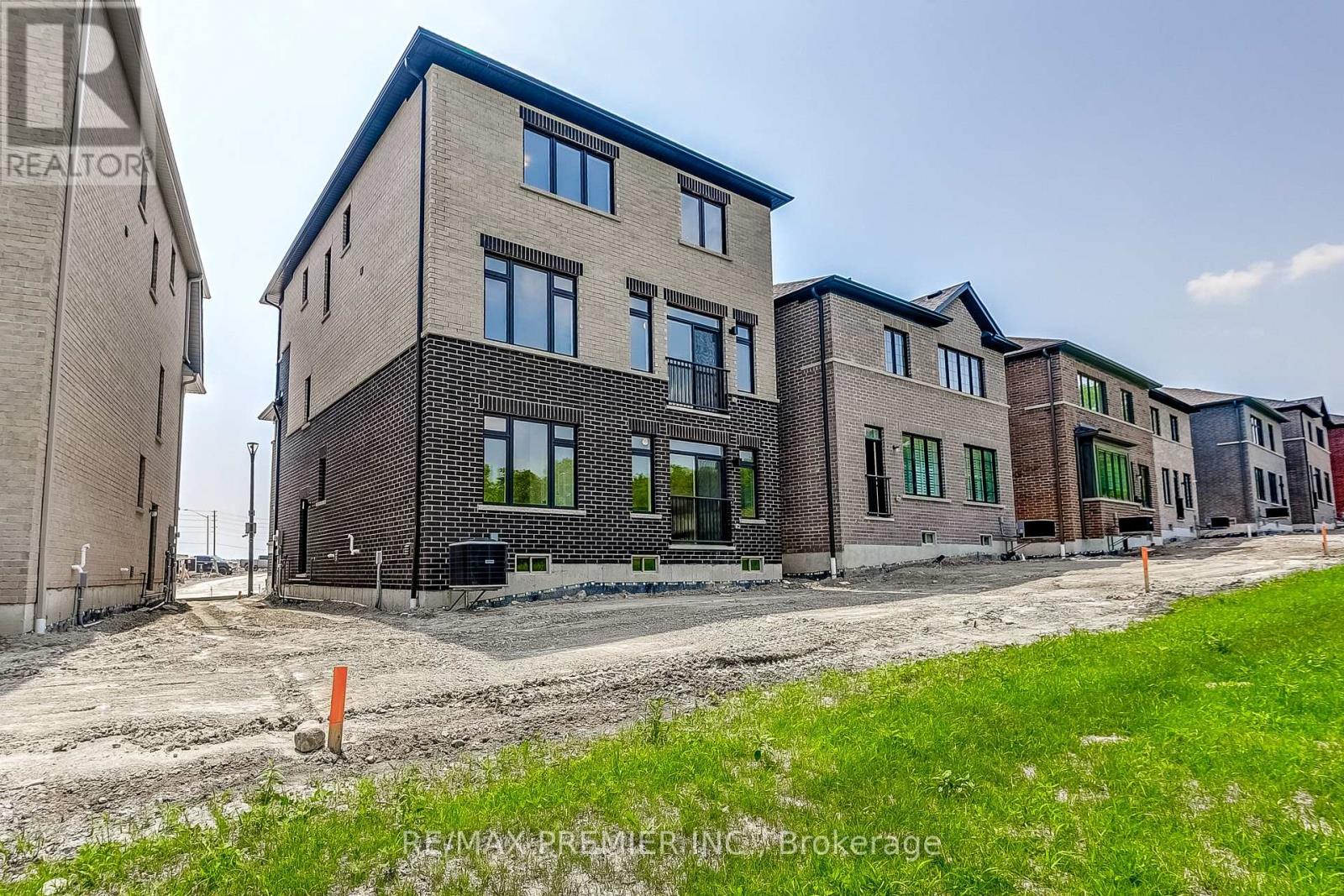 1274 Talisman Manor, Pickering, Ontario  L1X 0R7 - Photo 49 - E12218538