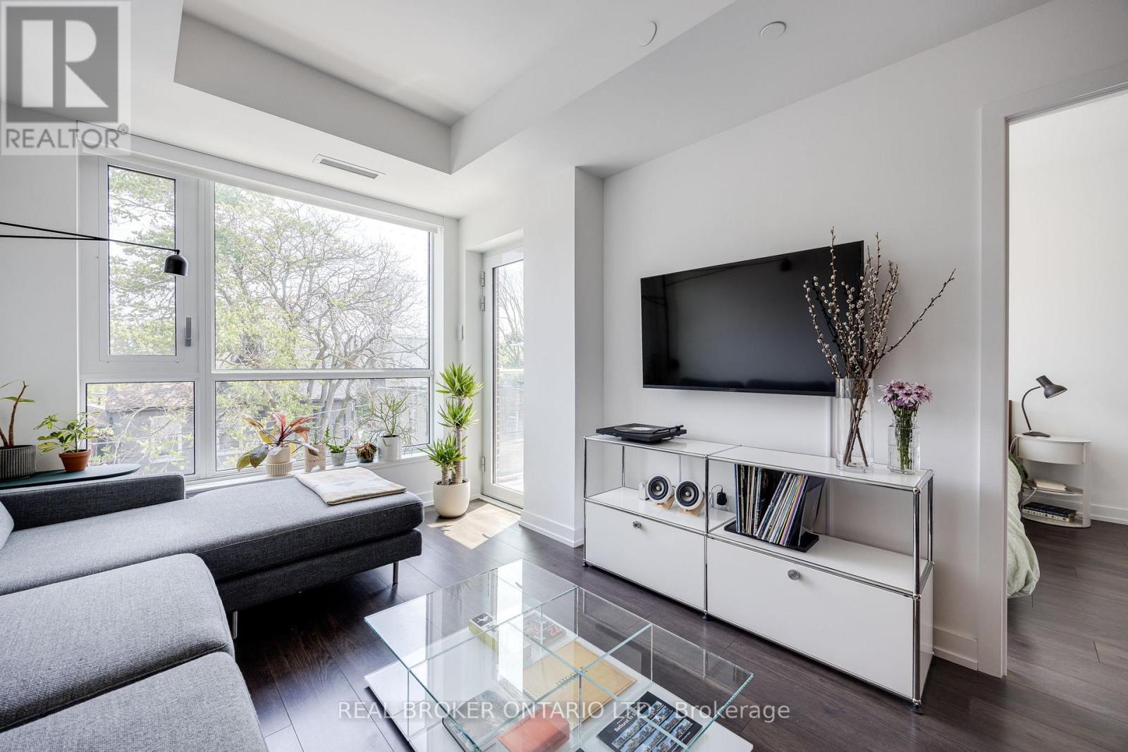 334 - 150 Logan Avenue, Toronto, Ontario  M4M 0E4 - Photo 5 - E12218542
