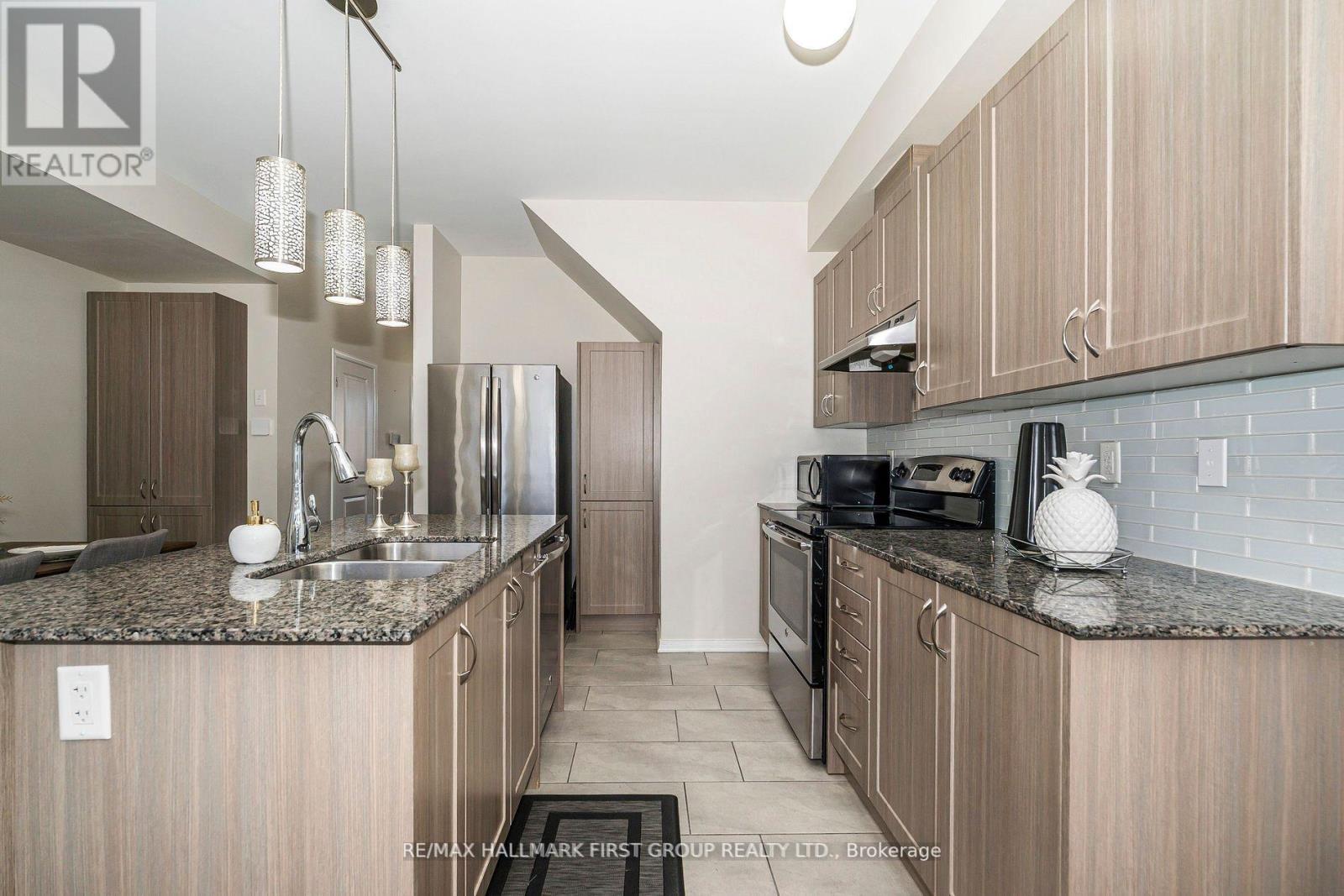 11 Graywardine Lane, Ajax, Ontario  L1Z 0R9 - Photo 11 - E12218579